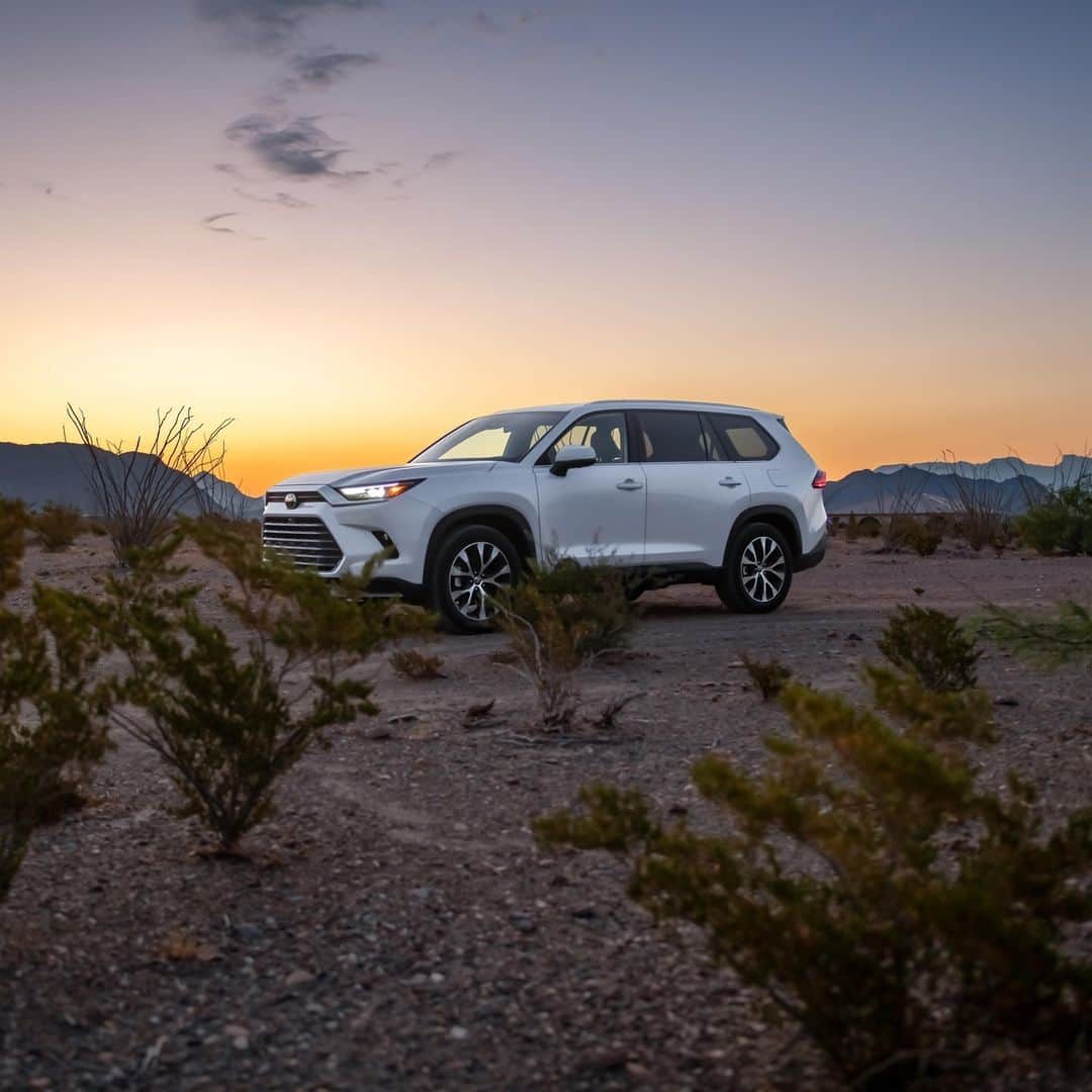 toyotausaのインスタグラム：「More room inside, so you can discover more outside. The first-ever 2024 #GrandHighlander is the perfect SUV to fuel your sunset-chasing adventures. #LetsGoPlaces」