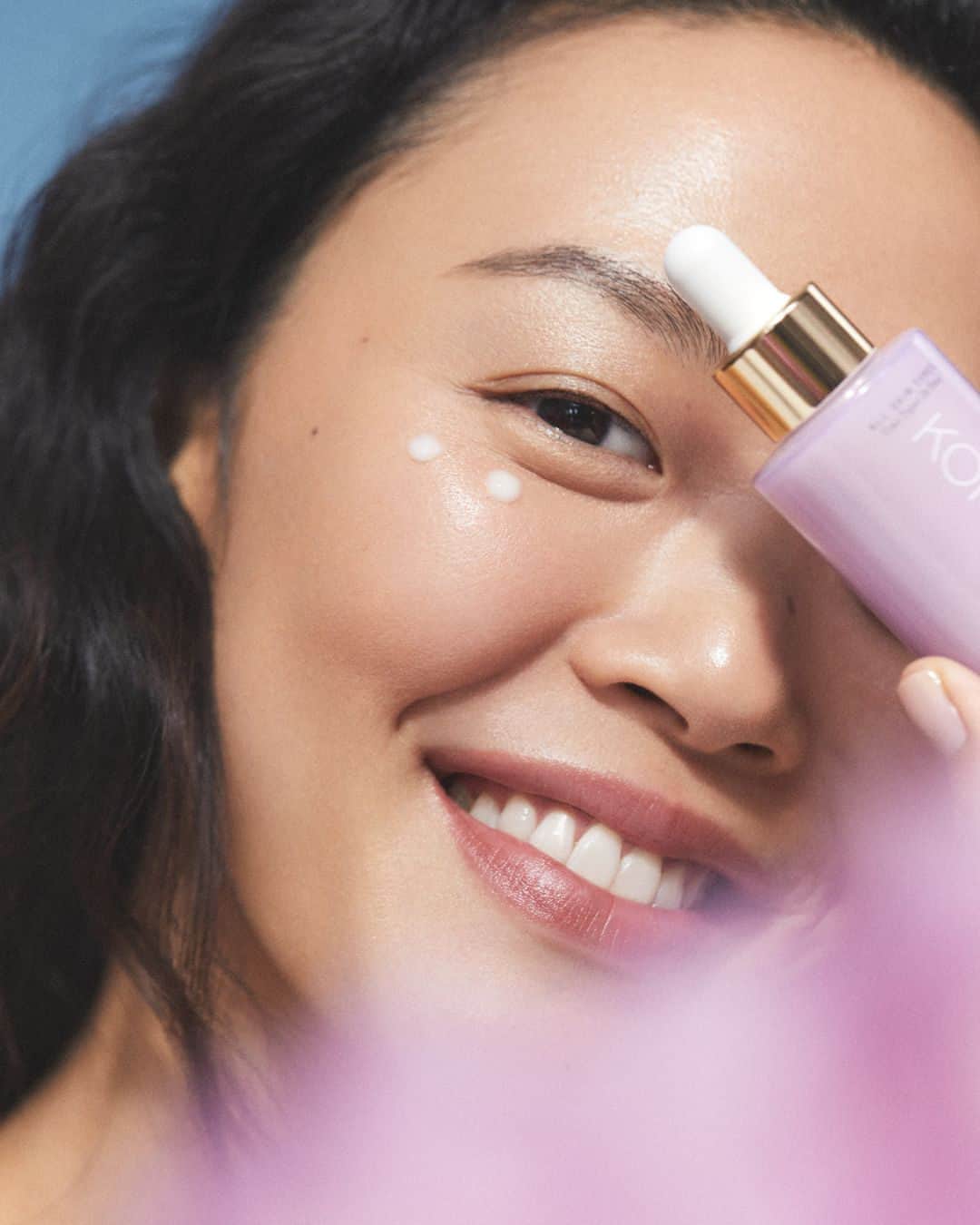 KORA Organicsのインスタグラム：「It's no secret why our Plant Stem Cell Retinol Alternative Serum keeps selling out...   💜 Contains 5x the active power of retinol  💜 Smooths fine lines & wrinkles  💜 Prevents future signs of aging caused by environmental stressors​ 💜 Provides a mega dose of antioxidants to nourish + protect 💜 Gentle enough to use morning and night, without irritation   Get yours before we sell out—again.」
