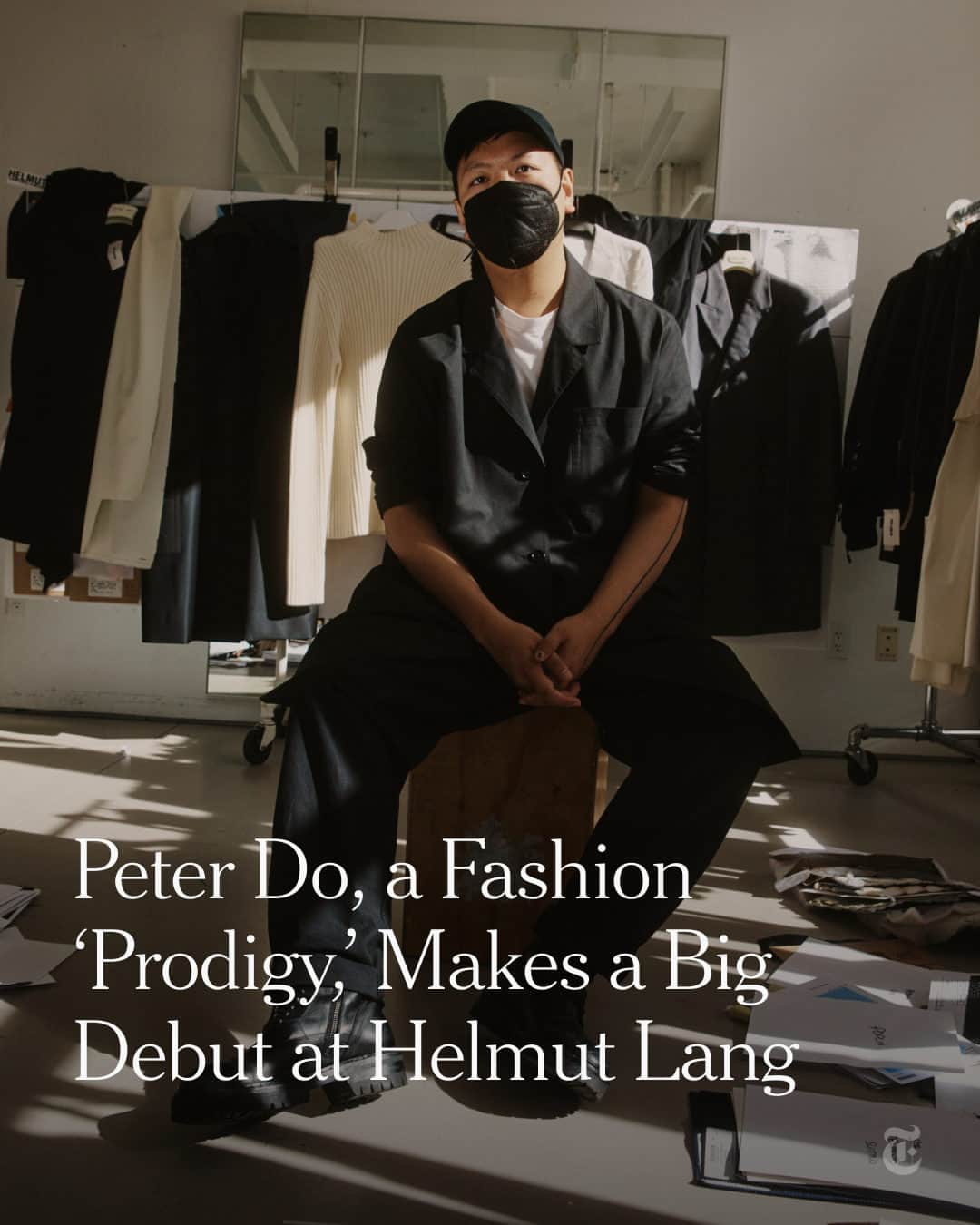 のインスタグラム：「With his new post at Helmut Lang, can Peter Do bring the cool minimalism of the 1990s back to American fashion?  Do arrived at the company in May, fresh-faced at 32 and ready to revive the brand as its creative director. He wants to reintroduce @helmutlang, once considered among the coolest, cleverest, most modern labels in fashion, and not just “for the sake of doing it,” he said. “Even when I’m not at the brand anymore, I hope I built a strong enough foundation that it goes on.”  After Lang left the company in 2005, and despite efforts by its new owners and several new designers, the brand never recaptured its Y2K-era relevance. Do is now feeling the pressure to deliver. He will introduce his first Helmut Lang collection on Friday, and it is the most anticipated show of New York Fashion Week. Although if any young designer can revive the label, it’s him — or so the thinking goes.  Tap the link in our bio to read the full profile with @doxpeter and to learn about what he has in store for Helmut Lang. Photo by @eriktanner」