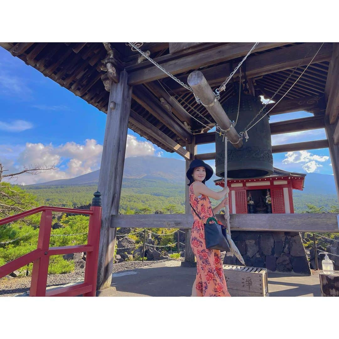 納富有沙のインスタグラム：「. ⛩🪨」