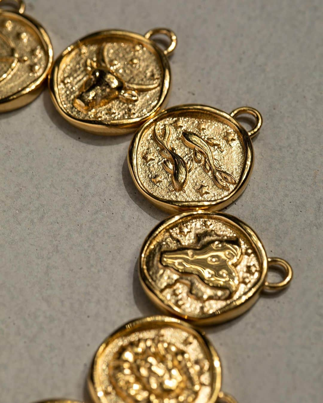 PAUL HEWITTさんのインスタグラム写真 - (PAUL HEWITTInstagram)「✨⭐️ WIN 1 OUT OF 12 ZODIAC CHARMS   Today we are welcoming new Charms to our ongoing Charm Collection. ✨ Say hi to all Zodiac Signs which symbolize your cosmic personalities in a unique way and narrate your personal stories. You can win 1 out of 12 Zodiac Charms.   ⭐️All you have to do is 1. Follow @paul_hewitt 2. Share this post in your story 3. Tell us your zodiac sign and tag a friend (multiple entries possible)  The winners will be chosen at random and notified via DM on September 14th.  To participate you must be a resident in Germany and at least 18 years old. This giveaway is in no way sponsored, associated or affiliated with Instagram, META or Facebook. Legal recourse is excluded. There is no guarantee and no cash payment of the prize. The winning data will not be passed to third parties and will only be used for sending the prize.   #PaulHewitt #zodiacjewelry #zodiaccharm #giveaway #jewerlygiveaway」9月7日 23時34分 - paul_hewitt