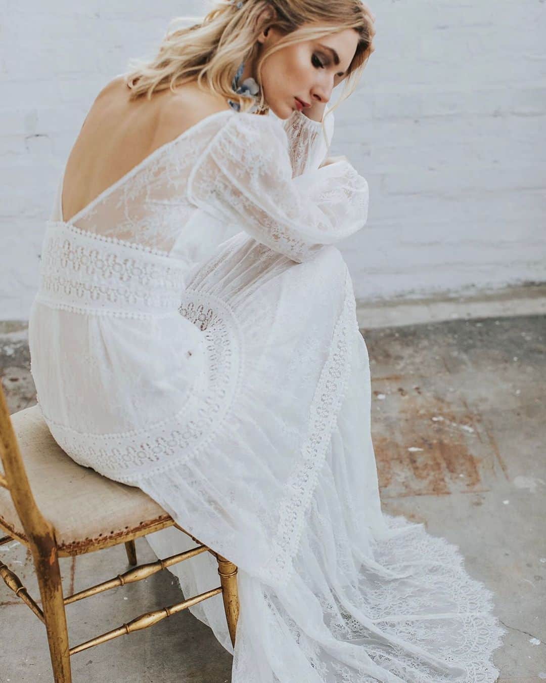 カイトアンドバタフライのインスタグラム：「Our sustainable dresses are made for the modern bohemian bride🍃designed & made in #california🍃each dress is handmade with a small team of women perfecting every gown to make it beautiful for you.   Visit us at our POP UP September 28 in Paris!   #paris #trunkshow #dress #bride #sustainability #wedding #natural #silkdresses #modernbride #vintagestyle #popupshop #bridal #robemariage」