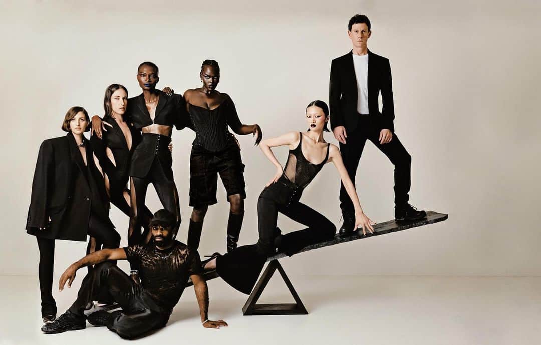 ミュグレーのインスタグラム：「@haleywollens @lisalaurellamandonico @bobbybeethoven @madamedebrashaw @arrrish_wol @cont.ethics @yilan_hua and @cadwallader  featured in @ellefr spécial mode. - Photographer @zhonglin_ Casting @mmaerzinger  Make Up @simone__gammino Hair @ryonarushima Nails @loradesousa Set designer @emilia.margulies  - Special thanks @brunedemargerie」