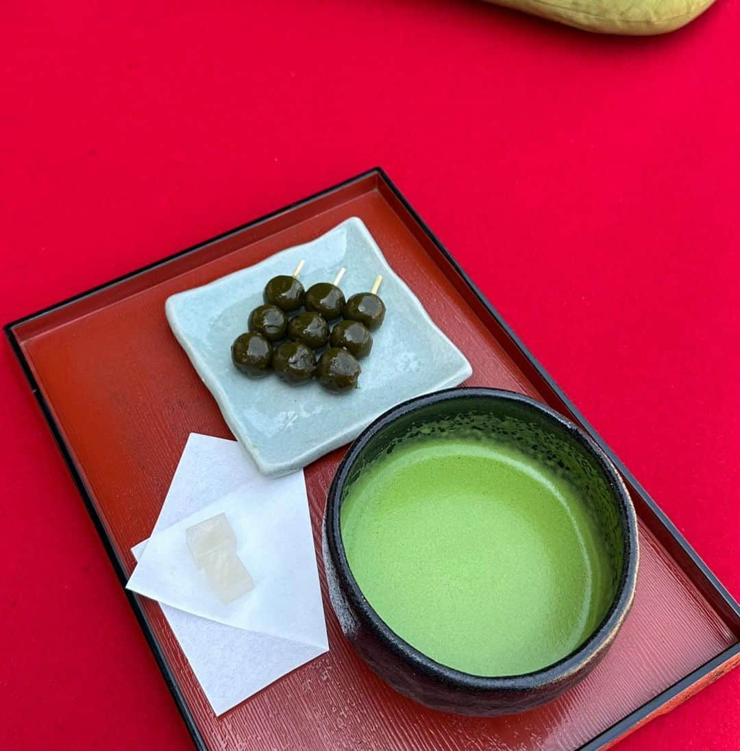 高島礼子さんのインスタグラム写真 - (高島礼子Instagram)「宇治散歩🍵 色んな所をもっともっと散歩したいです🚶‍♀️ ウォーキング初めて良かったです🤭*･゜ﾟ･*:.｡..｡.:*･'  #サライ #宇治 #平等院 #蓮の花 #本店 #散歩 #抹茶 #通圓」9月7日 23時58分 - reico.official