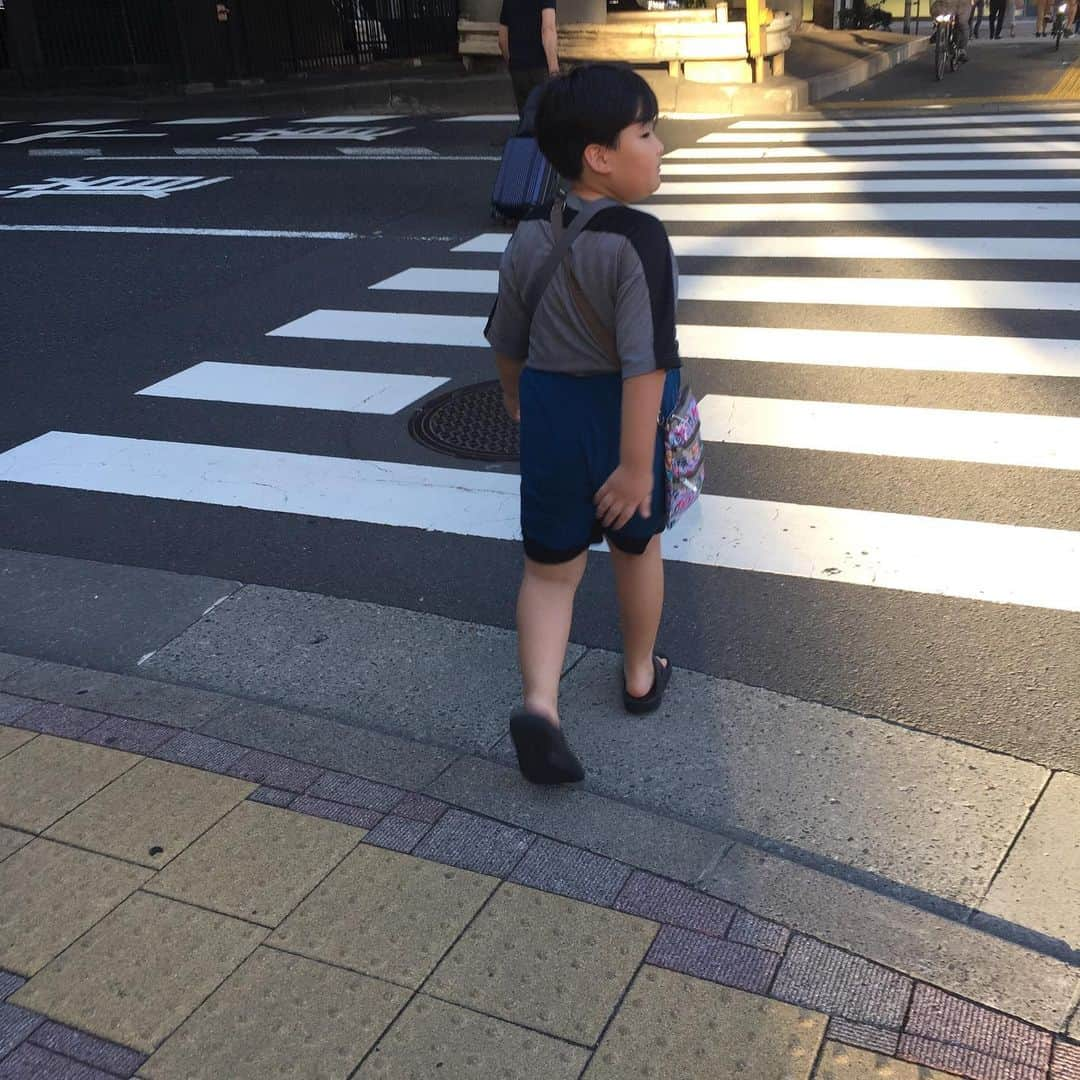 鈴木夏未さんのインスタグラム写真 - (鈴木夏未Instagram)「💓  夏休みの子連れ出勤  預けられるのが嫌だそうです◎  うん、わかった！  愛してる💕  ♪〜♪〜♪〜♪〜♪〜♪  モーハウス日本橋ショップ 子連れスタッフ募集  11/12いいお産の日 授乳ショーモデル募集  公式サイトをチェック！  #息子  #小学生  #子連れ  #モーハウス  #子連れ出勤  #モーハウス日本橋ショップ  #かわいい  #愛おしい  #love #愛  #ワンオペ育児  #スタッフ募集」9月8日 0時17分 - natyumisuzuki