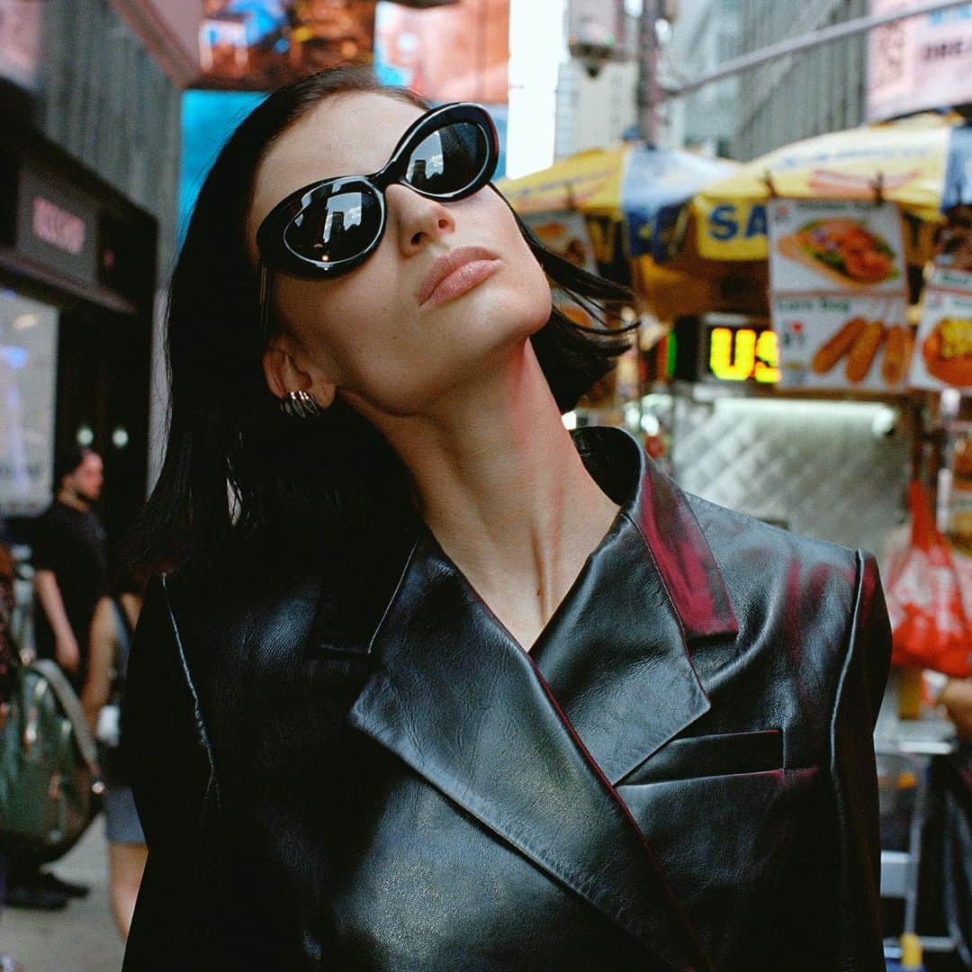 オリバーピープルズのインスタグラム：「Streetview. 1968C. @khaite_ny @oliverpeoples」