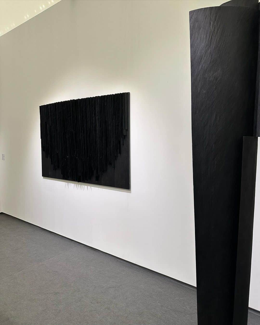 ペ・ヌリのインスタグラム：「Art ❕@friezeofficial @kiaf_official」