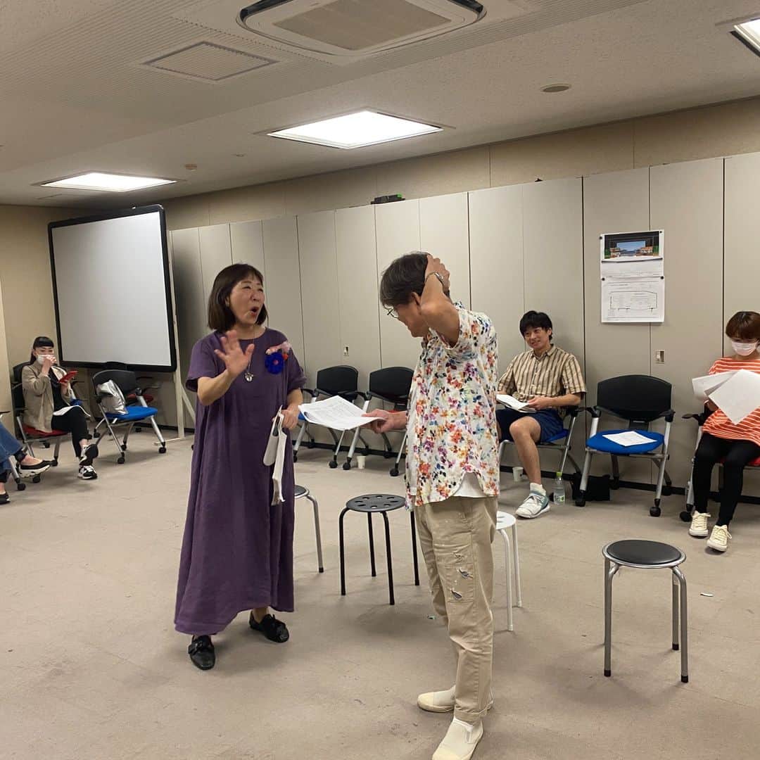 吉本新喜劇のインスタグラム：「💓【いよいよ本日】💓  9/8(金)19:30開演 「あき恵ちゃん祭りvol.2-最後のルッキズム！」  稽古風景です🍰🍰  わずかですが、チケットございます。  当日券も販売予定ですので、 皆さまぜひ会場までお越しくださいませ～😄  詳細はこちら👇 https://onl.sc/zXibevZ」