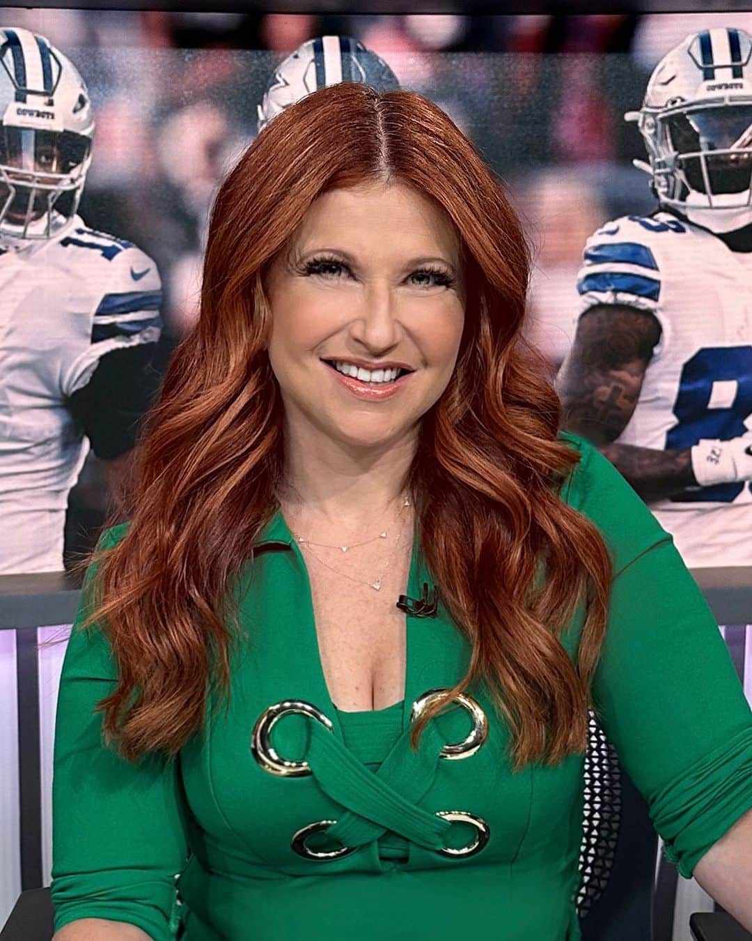 のインスタグラム：「First day of the #NFL season is a fun day to be on @undisputedonfs1 with Skip, Michael Irvin and Keyshawn…but you know we’re getting a little NBA in too 😎」