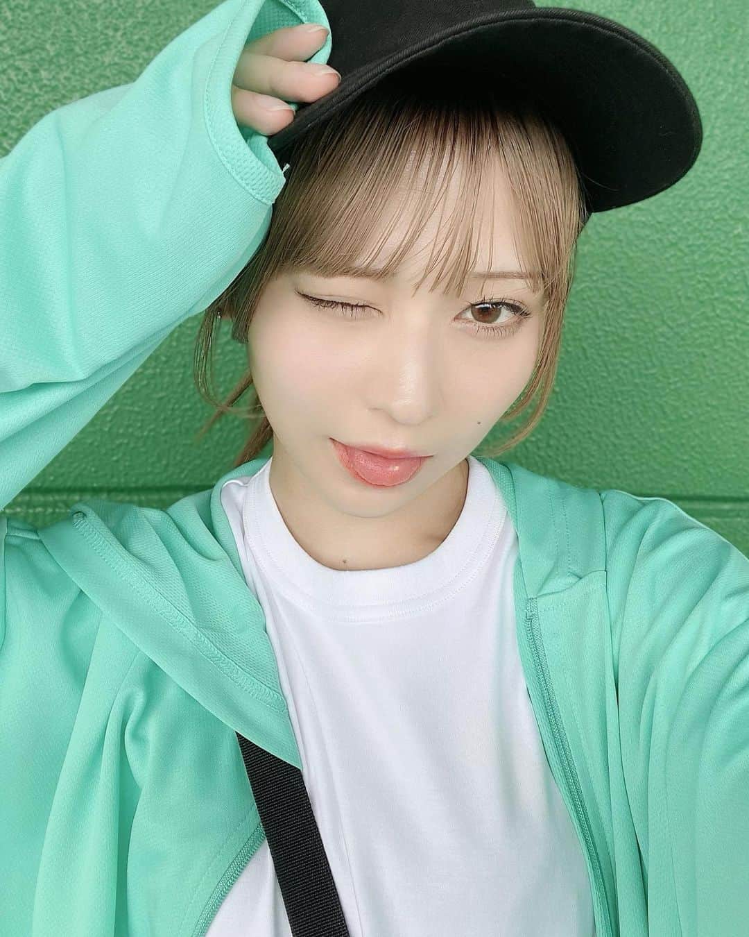 三好佑季のインスタグラム：「(^_−)−☆」