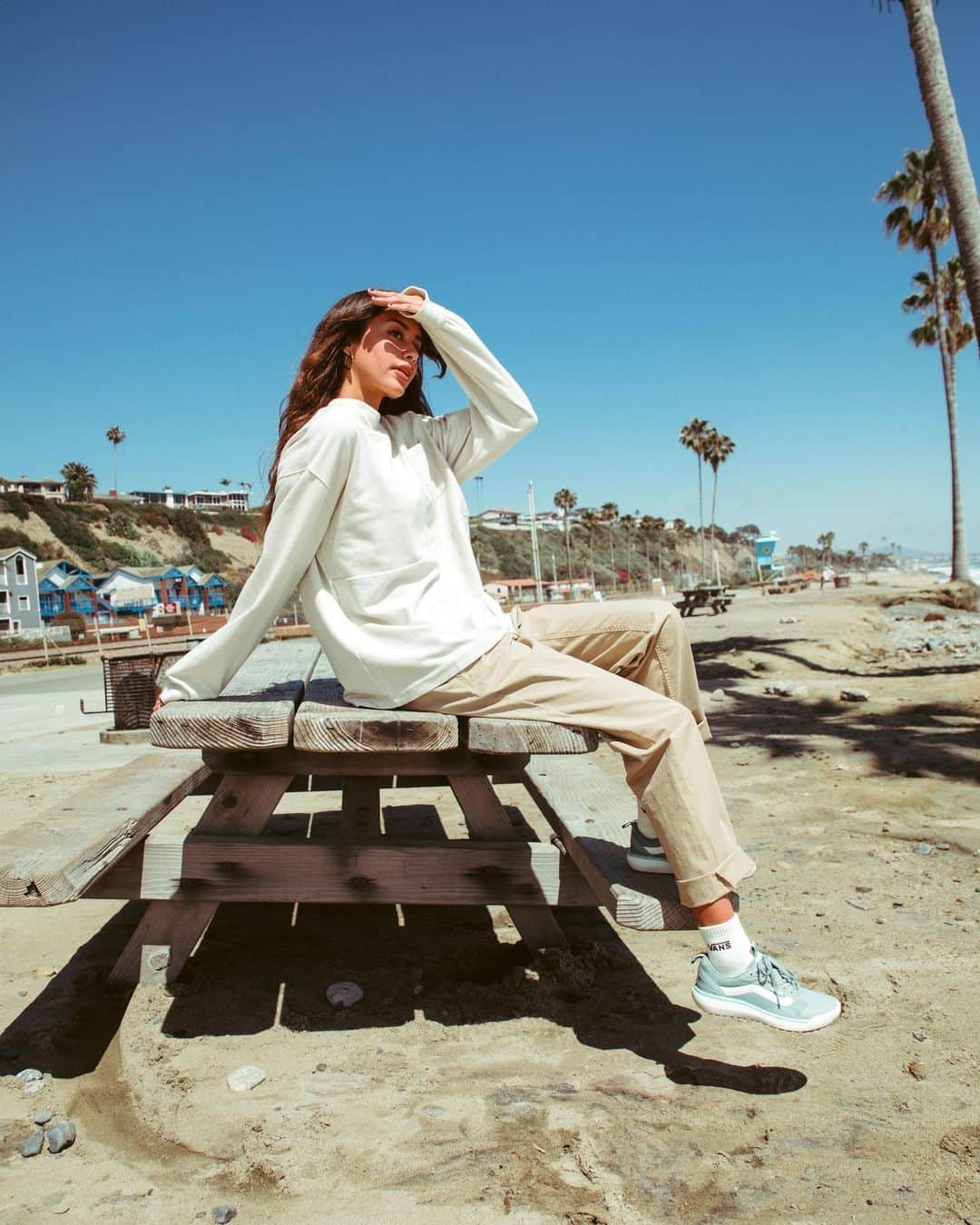 vans girlsのインスタグラム：「Get ready for your next adventure in the UltraRange Exo. Available now at the link in bio.」