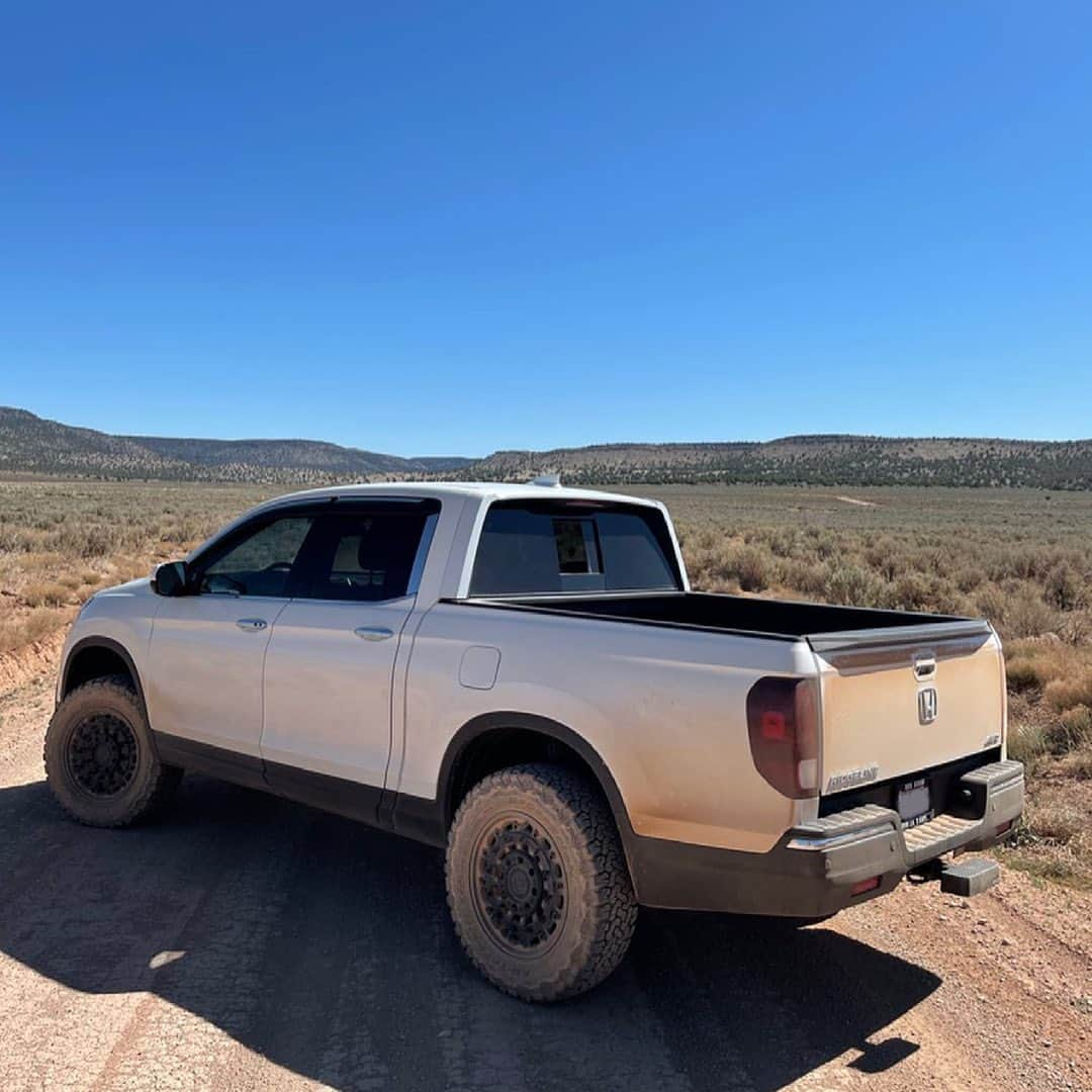 ホンダさんのインスタグラム写真 - (ホンダInstagram)「Raise your hand if you had the best summer ever in your Honda! 🙋🙋🙋 Thanks for sharing your #HondaLove.」9月8日 1時00分 - honda