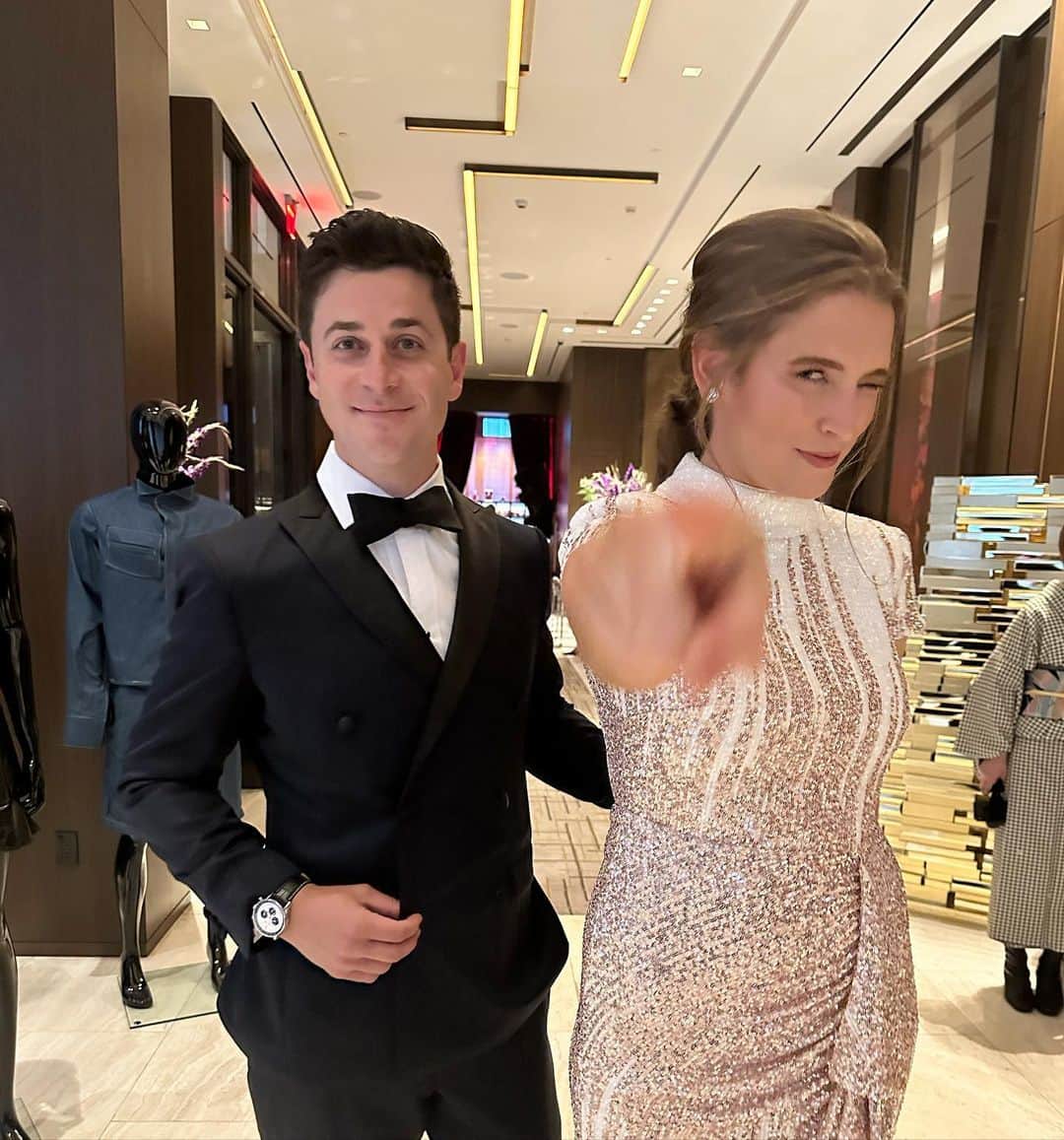 デヴィッド・ヘンリーのインスタグラム：「NYC get away with my ❤️ for the @breitling launch of the new Navitimer. Just WOW. What a trip! This was our first time away from the kids, on the opposite side of the US, and I gotta say, once we realized that silence doesn’t mean the kids are around the corner doing something bad, we relaxed and embraced every second being alone with each other. #marriedlife」