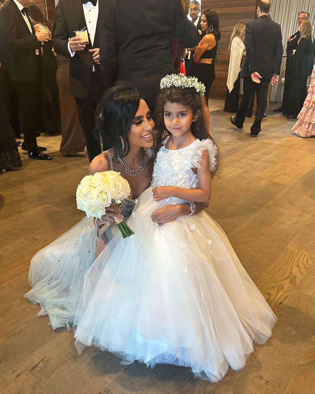 リリー・ガリーチさんのインスタグラム写真 - (リリー・ガリーチInstagram)「To our little flower girl, we love you so much ❤️」9月8日 1時04分 - lillyghalichi