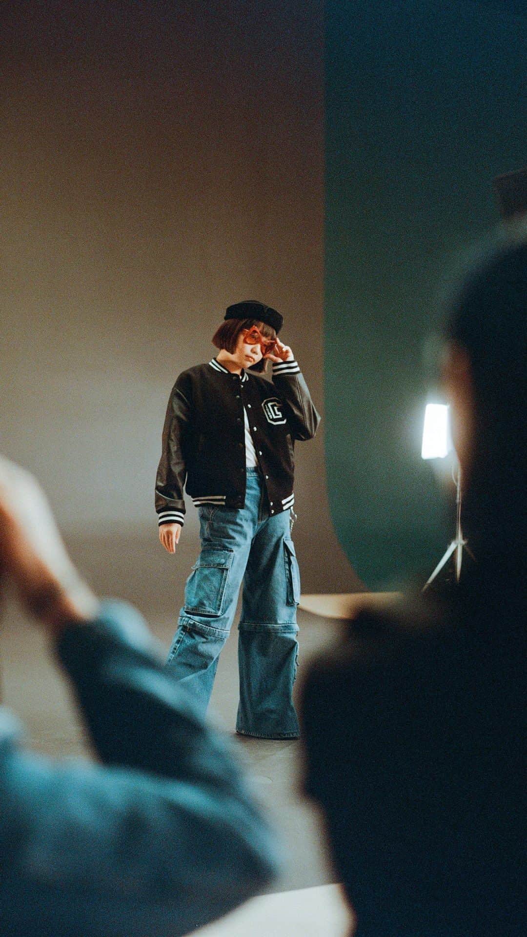 GAPのインスタグラム：「Young styling expert 🎥」