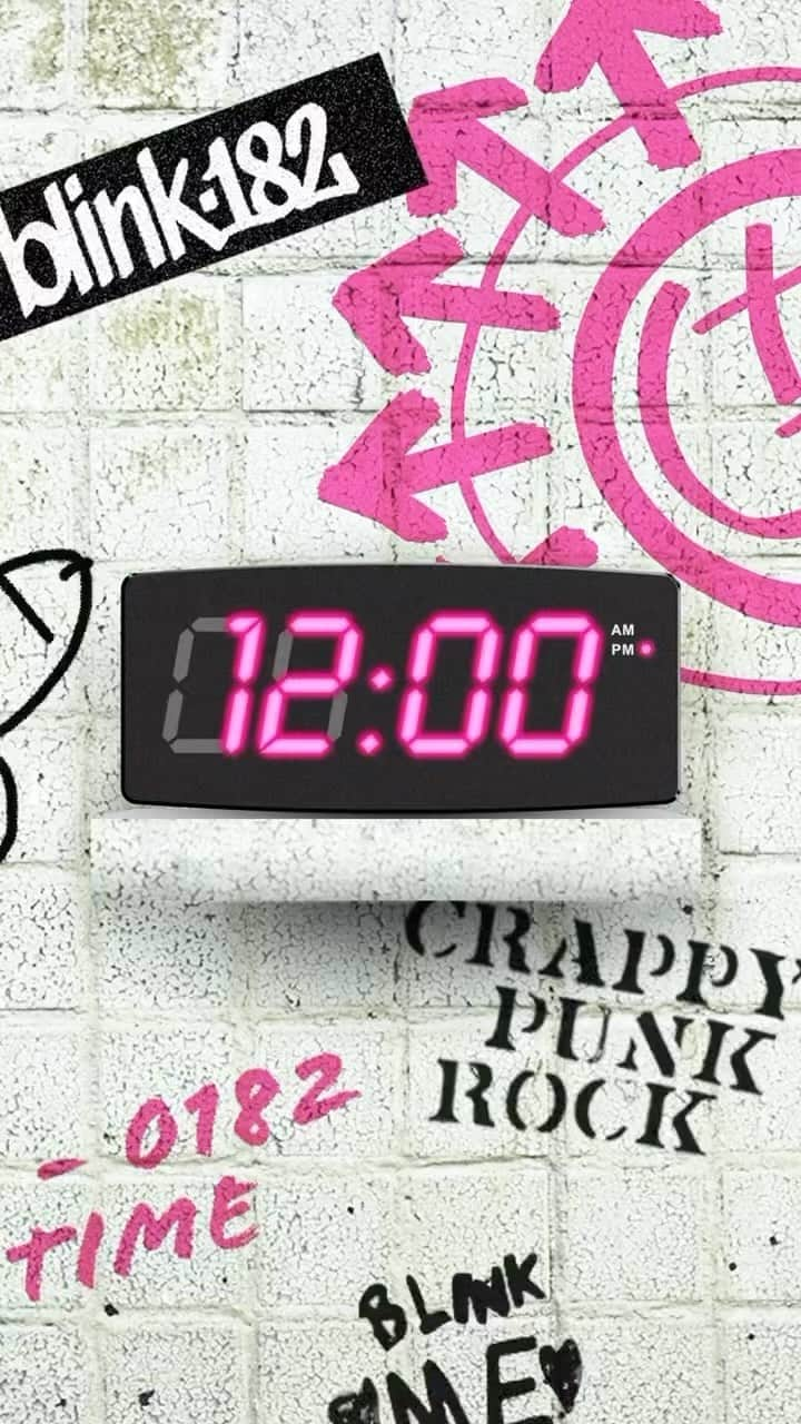 blink-182のインスタグラム：「⏰」