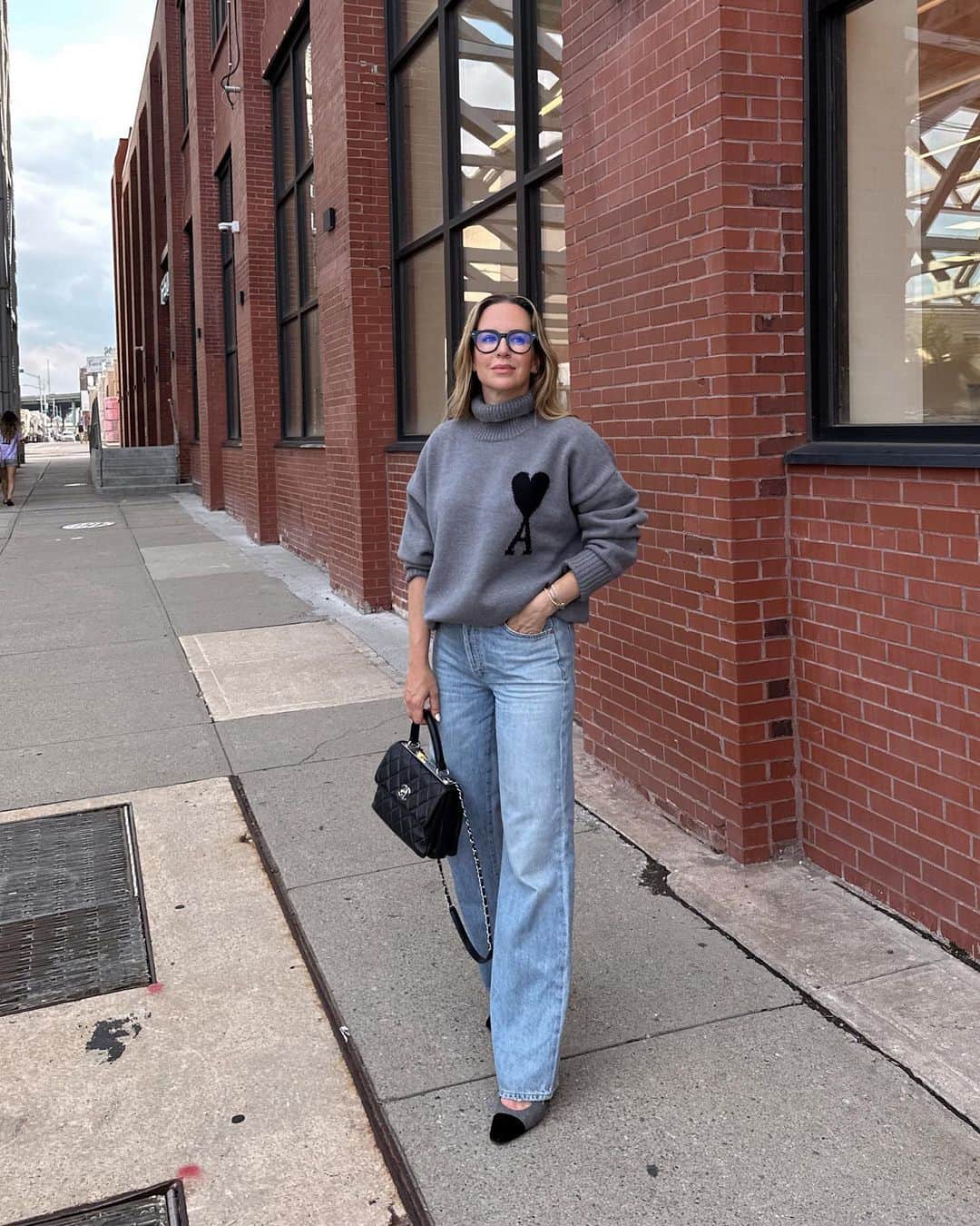 Helena Glazer Hodneさんのインスタグラム写真 - (Helena Glazer HodneInstagram)「F A L L: tall boots, a bomber jacket, mary-jane flats, a trench, loafers, straight leg (and wide leg) denim, trouser pants, boston birks, a chunkier sneaker and a slightly oversized stripe knit are some of the items I'll be wearing a lot of this fall.   And you? What are you especially into or what will you pass on?」9月8日 1時10分 - brooklynblonde1