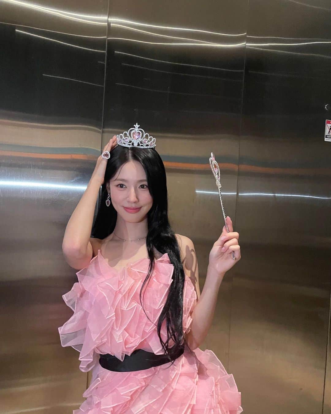 ミヨンさんのインスタグラム写真 (ミヨンInstagram)「행복한 엠카운트다운🐰🩷💕」9月8日 1時11分 noodle.zip