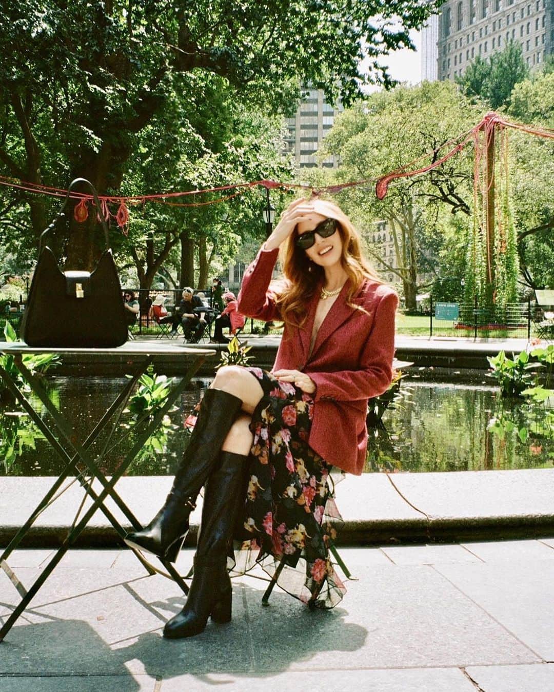 Ted Bakerさんのインスタグラム写真 - (Ted BakerInstagram)「In love with autumn in NYC! We teamed up with celebrity stylist @sarahslutsky to share her favourite autumn looks and inspire our wardrobes for the season ahead. #tedbaker」9月8日 1時12分 - tedbaker