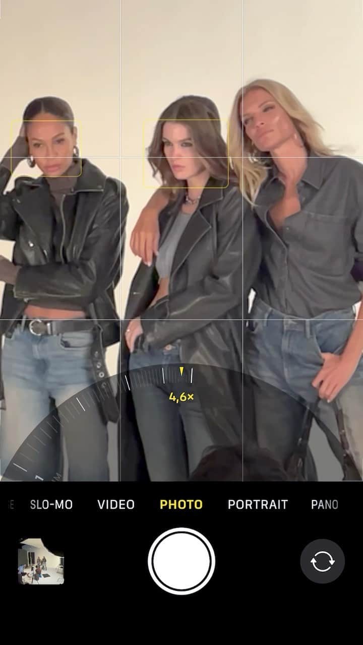 Stradivariusのインスタグラム：「BTS of STRADIVARIUS ICONS.✨ Unveiling the magic behind this campaign. #stradilooks #stradivarius  Video and edit: @carlosmimet」