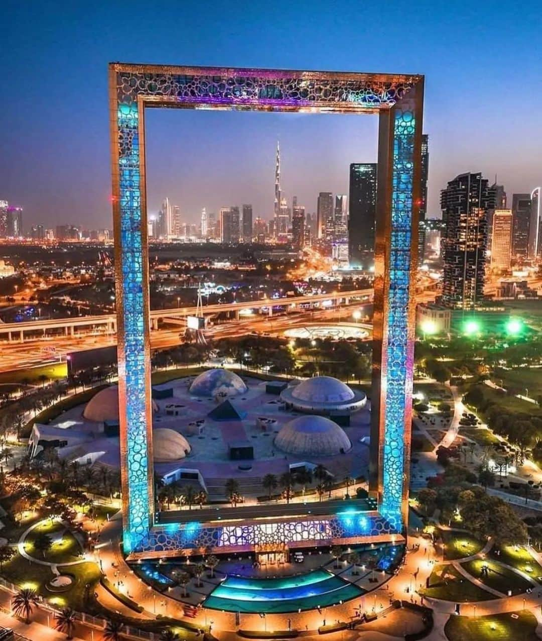 ドバイのインスタグラム：「Dubai Frame」