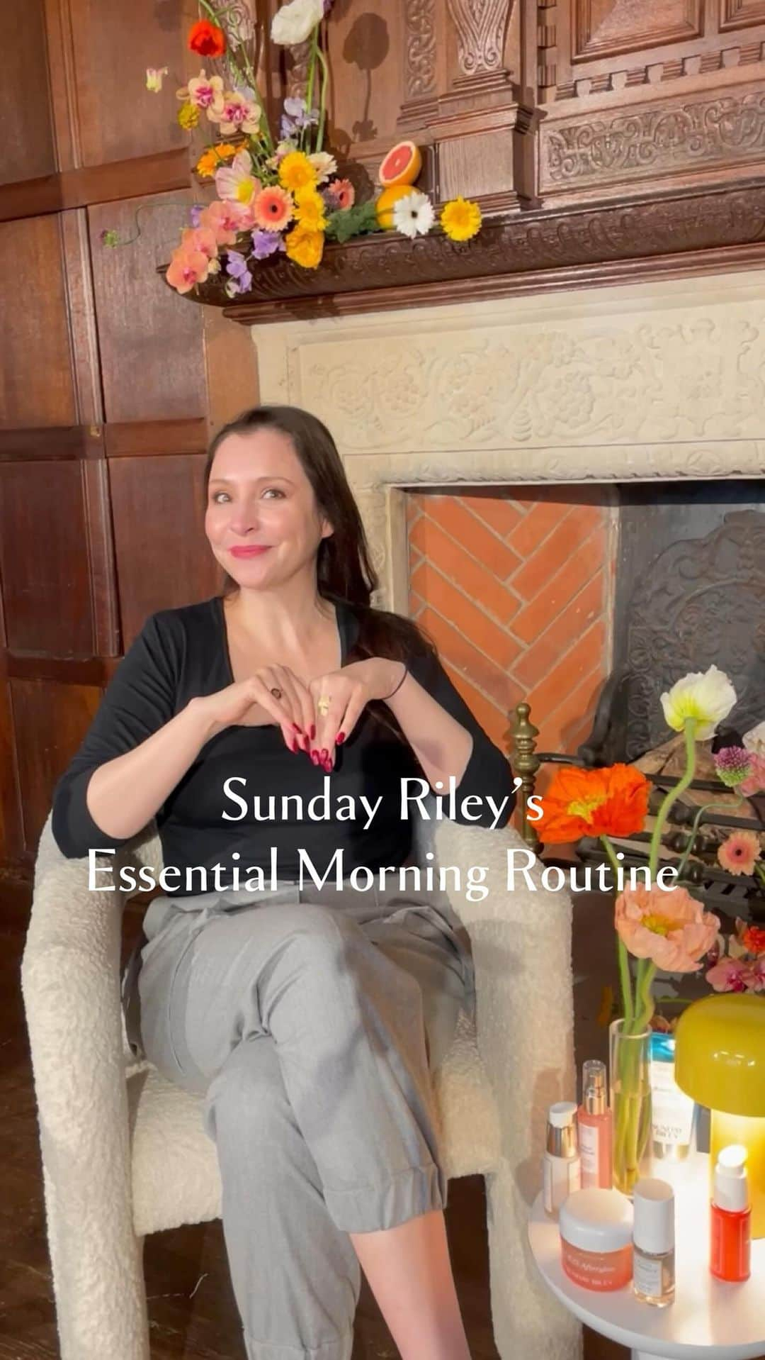 リバティオブロンドンのインスタグラム：「Watch as @SundayRiley herself talks through her favourite morning routine – from Ceramic Slip, the multitasking cleanser and facial mask in one, to tips on how to cocktail and layer products including her everyday must-haves: the bestselling Good Genes Glycolic Acid treatment and C.E.O. 15% Vitamin C Brightening Serum.  Shop Sunday Riley online and in the Liberty Beauty Hall.  #SundayRiley #MorningRoutine #LibertyBeauty #MoreThanAStore」