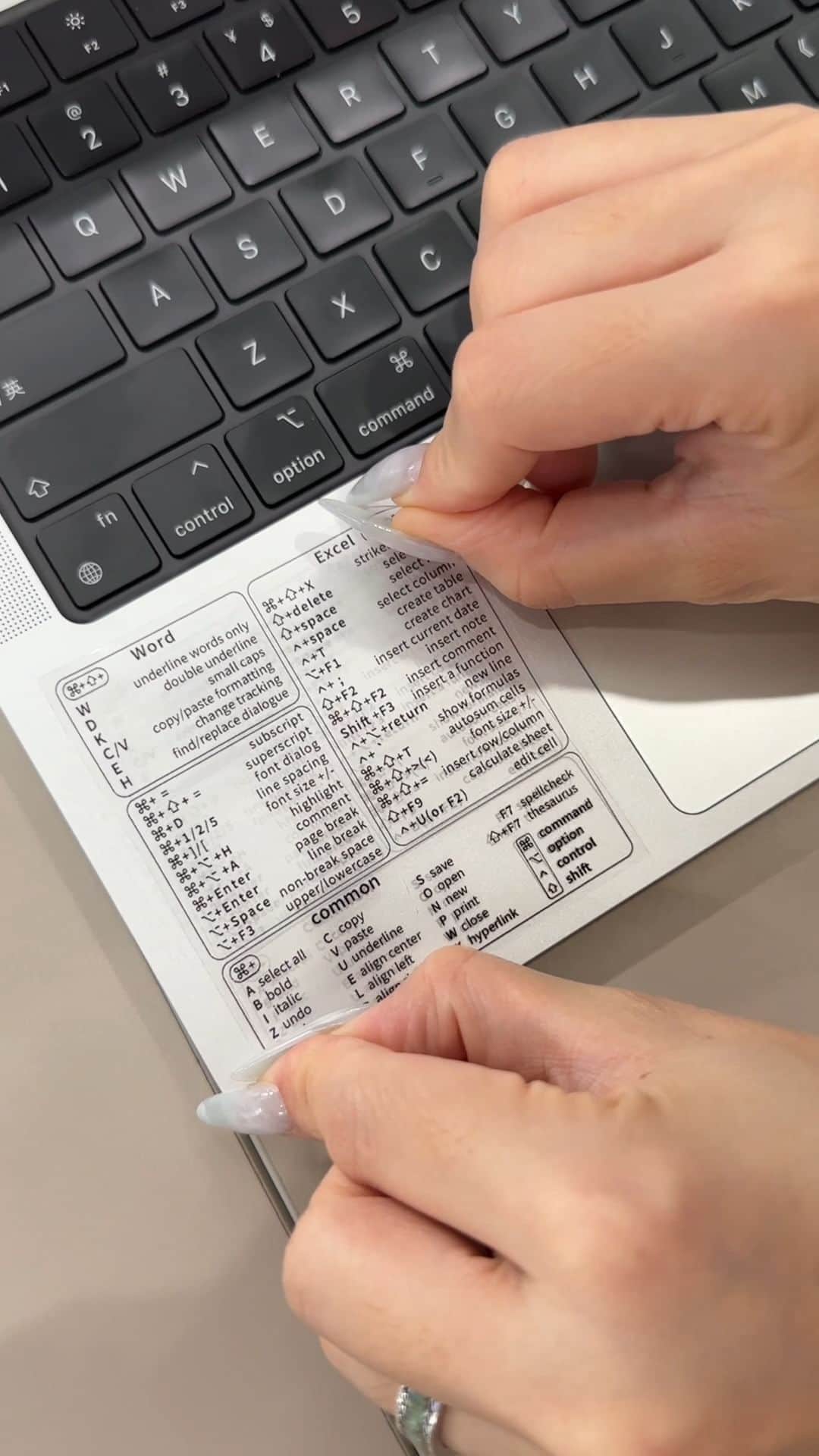 SHEINのインスタグラム：「Convenience is so key ⌨️😉 Our software command shortcuts sticker takes the guesswork out of stress work so you can keep your eyes on the prize 👩‍💻💫  🔎 19944929  #SHEIN #SHEINforAll #SHEINstyle #fashion #chic #saveinstyle」