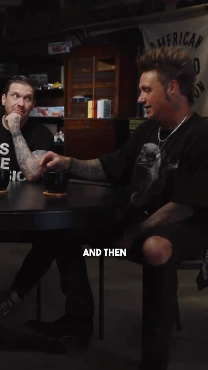Shinedownのインスタグラム：「OUT NOW🎙️The Revolutions Live: The Roundtable 🎬   @shinedown @paparoach and @spiritboxmusic talk developing setlists and more.  Watch the full, in depth discussion for a sneak peek at #TheRevolutionsLiveTour 🔗 in bio.  🎫 Come rock out with us! 🤘$25 tickets available in select markets, while supplies last!」
