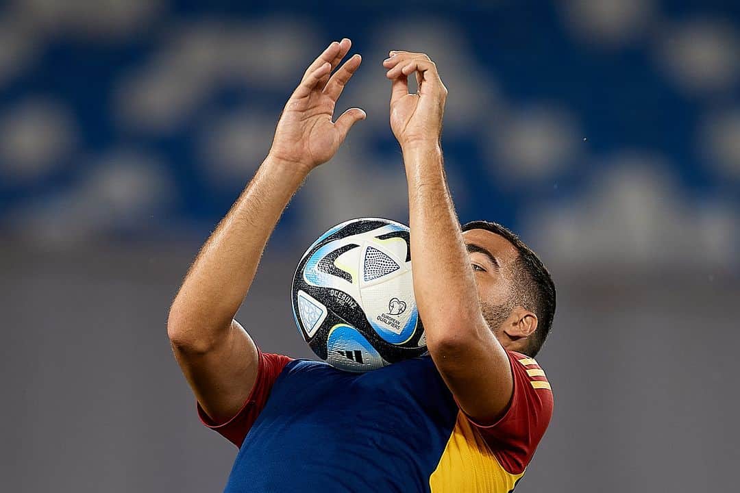 サッカー スペイン代表チームさんのインスタグラム写真 - (サッカー スペイン代表チームInstagram)「📸 ¿Más capturas del entrenamiento oficial?  ¡¡𝑀𝐴𝑅𝐶𝐻𝐴𝑁𝐷𝑂!!   #VamosEspaña | #EURO2024」9月8日 2時44分 - sefutbol