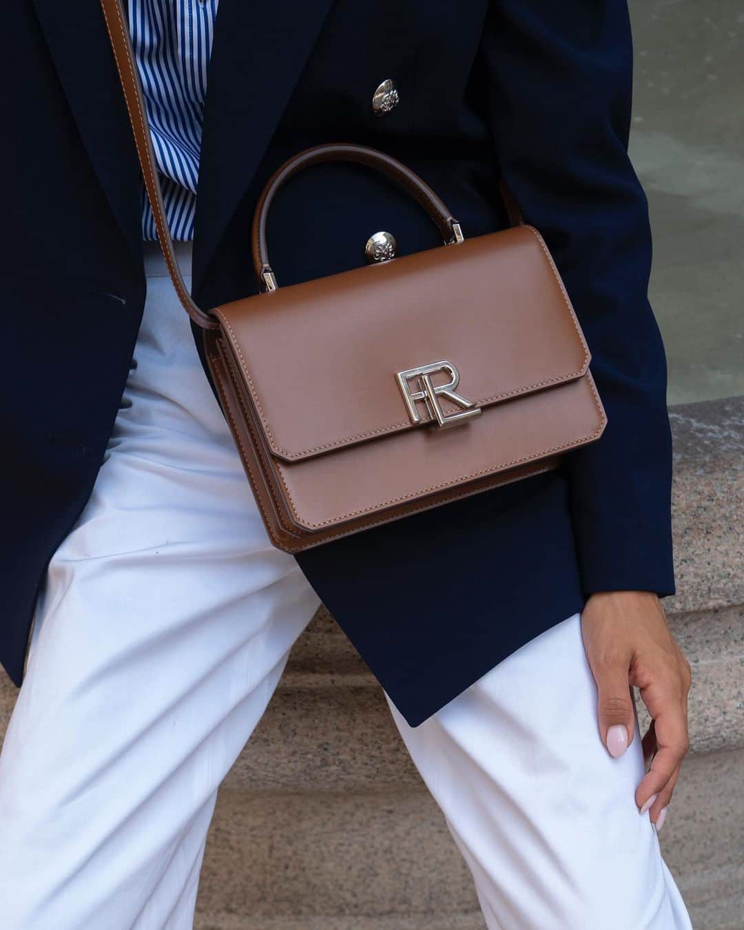 Tamara Kalinicさんのインスタグラム写真 - (Tamara KalinicInstagram)「The @ralphlauren timeless chic completed with #RL888 bag as chefs kiss. Ad」9月8日 2時55分 - tamara