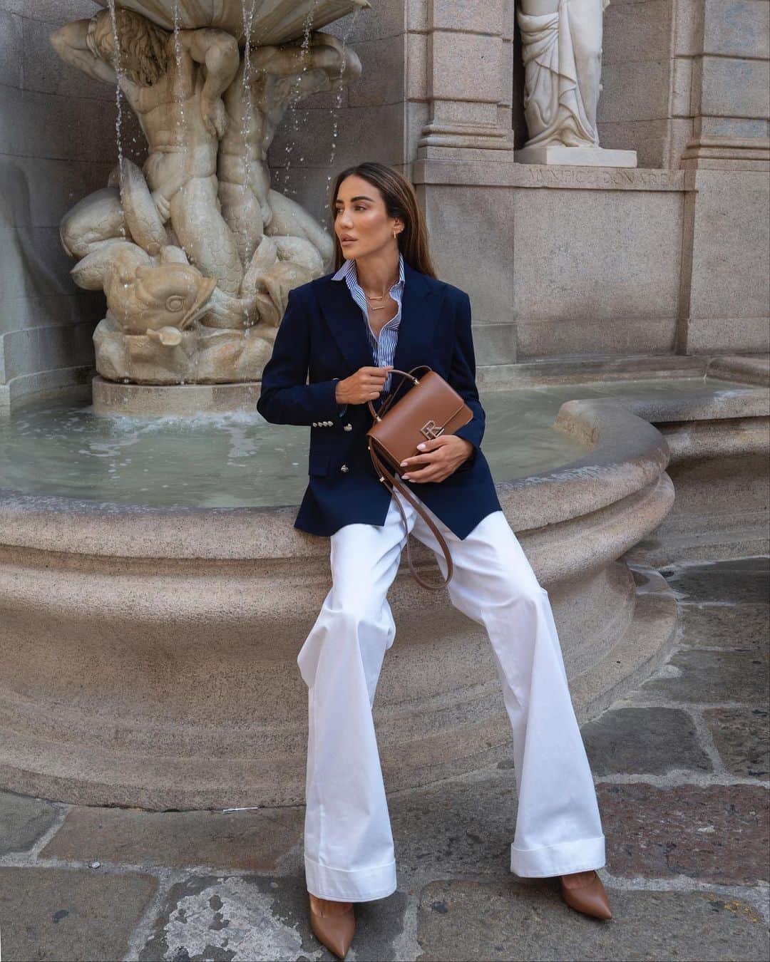 Tamara Kalinicのインスタグラム：「The @ralphlauren timeless chic completed with #RL888 bag as chefs kiss. Ad」