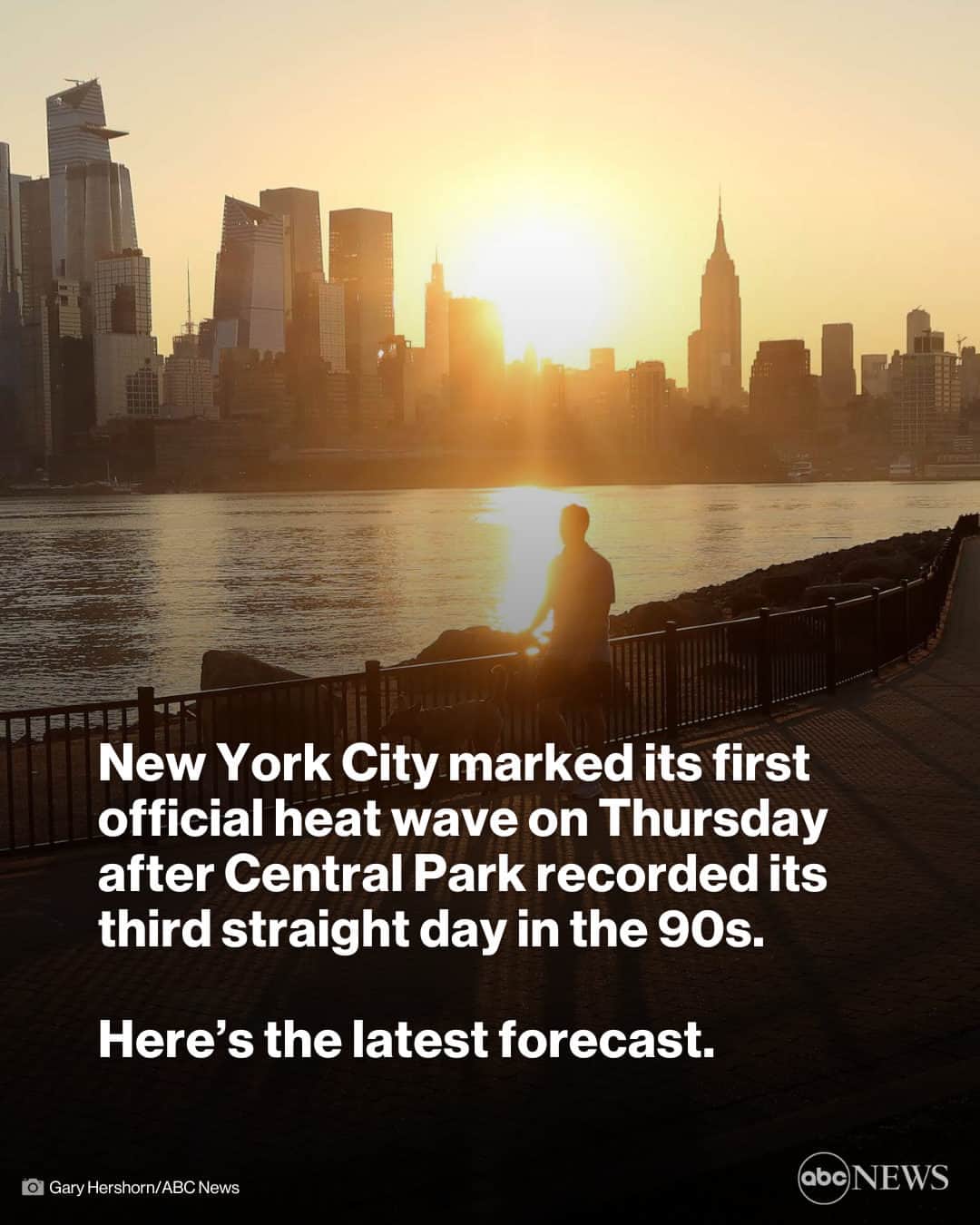 ABC Newsのインスタグラム：「New York City reached 92 degrees in Central Park on Thursday, marking an official heat wave for the city with its third straight day in the 90s this first week of September.   The extreme, record-breaking heat will continue on the East Coast through Thursday, and the region will then be cooled down by storms and heavy rain.   Find the latest forecast at the link in bio.」