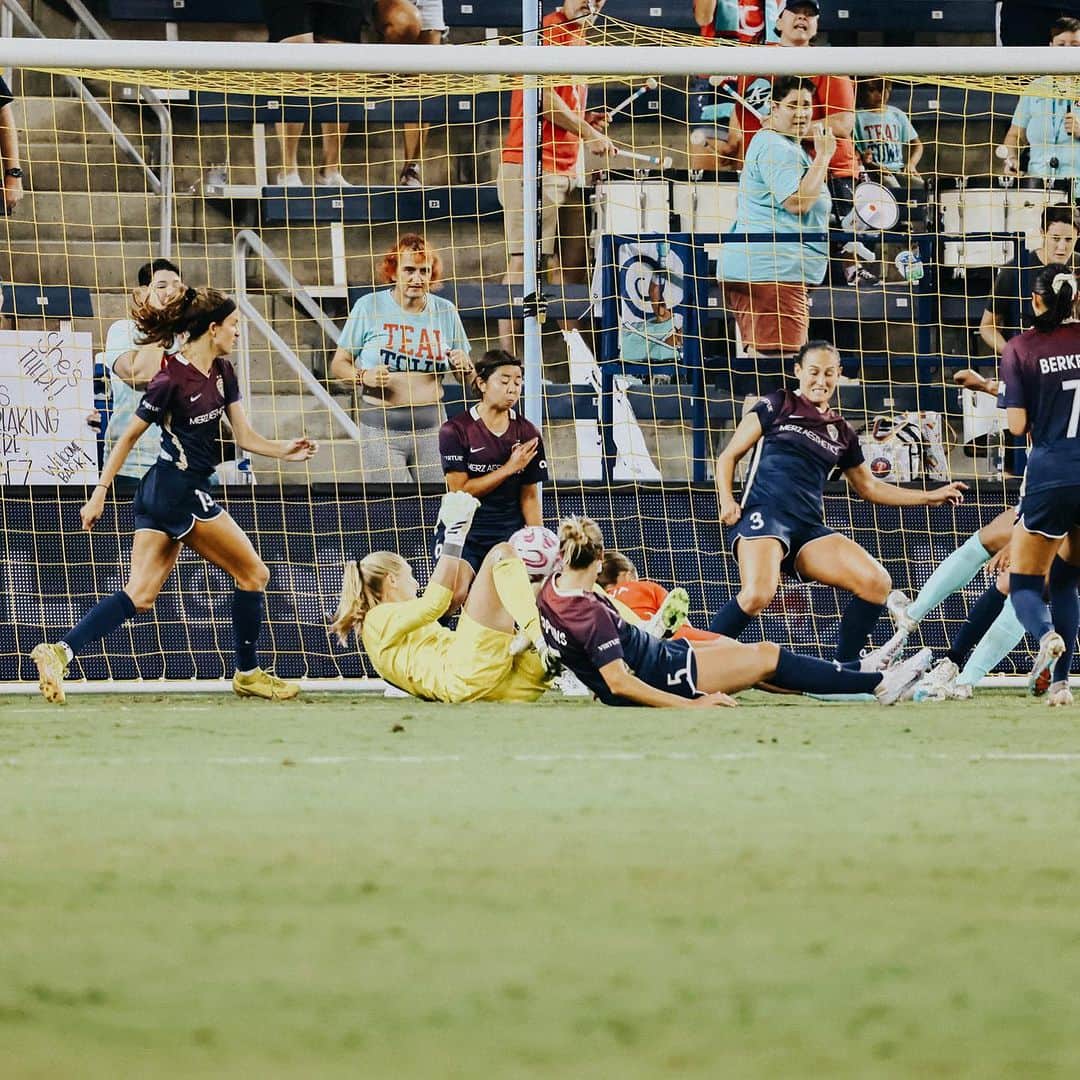 三浦成美のインスタグラム：「The block that kept us in it 🙅🙅」