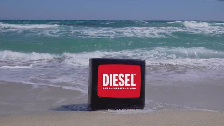 ディーゼルのインスタグラム：「Zoom in. Find the D.    Welcome to Breganze, Italy, home of Diesel HQ. Also, a spaceman, a man breathing fire, sailors kissing, hot girls on scooters, people bouncing on a trampoline and a bodybuilder sunbathing on the hood of a car.    #DieselFW23 campaign was shot on hundreds of Diesel staff members, wearing the fall collection in the village of Breganze to create a scene inspired by children’s photo hunt puzzle books.    Keep looking at the link in bio.   #ForSuccessfulLiving」