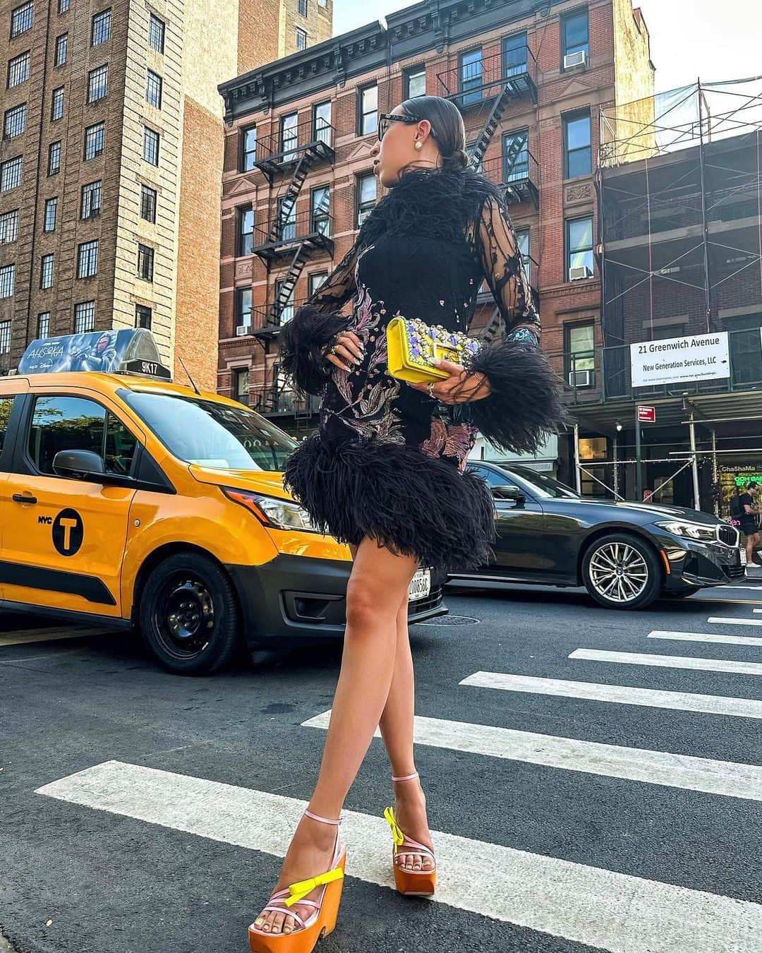 のインスタグラム：「@cvazzana looking like a dream in this vintage feather number from us the night before #NYFW」