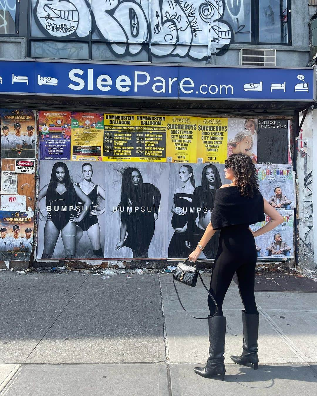 ニコール・トルンフィオさんのインスタグラム写真 - (ニコール・トルンフィオInstagram)「@bumpsuit takes NYC with our new #bumpsuitICON campaign feat. @chaneliman and @mirtemaas 🖤🖤🖤 Thank you to my team, the best team ever 🙏🏼 Photographer : @cydneycosette Photograoher Assistant @brookeholm Creative Direction : (me 🥰) Hair : @junyahair makeup : @beatbytwiggy Director : @jendarzi BTS : @alexandria.bond Collection : @alanagracefashiondesign Graphic Design : @ladykaty_」9月8日 3時45分 - nictrunfio