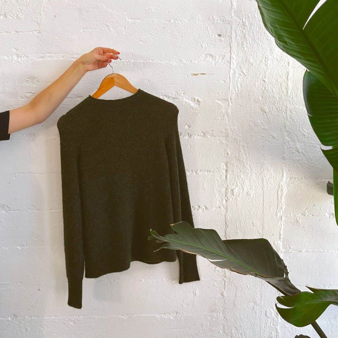 DAILYLOOKのインスタグラム：「We be-leaf we have more styles coming for you #getstyled」