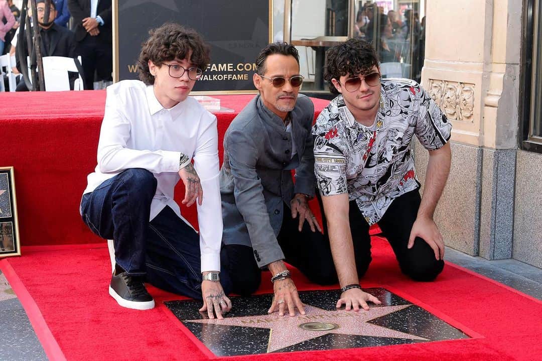 People Magazineさんのインスタグラム写真 - (People MagazineInstagram)「Marc Anthony brought some special guests to his Hollywood Walk of Fame ceremony: his sons! ❤️ |📷: Emma McIntyre/Getty Images」9月8日 4時53分 - people