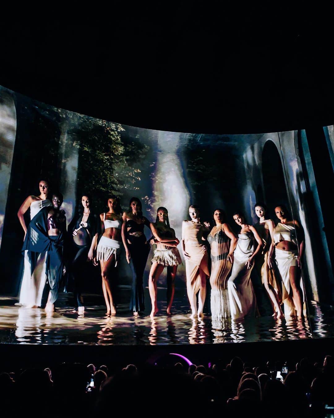 New York Times Fashionさんのインスタグラム写真 - (New York Times FashionInstagram)「For more than 20 years, the Victoria’s Secret fashion show had been an annual event. Broadcast in more than 100 countries to millions of viewers, it got evermore absurdist until the #MeToo movement and social change finally brought down the curtain along with the profits, leaving the company wrestling with just how out of step with women’s sense of self it had become.  Victoria’s Secret left behind its signature angels in their push-up bras, and replaced them with the VS Collective: a group of 10 women of notable accomplishments and notably diverse body types. It announced that it wanted to be “the world’s leading advocate for women.” And then, on Wednesday, Victoria’s Secret brought back the show.  To a packed house at the Manhattan Center, @victoriassecret unveiled a 12-minute trailer for “The Victoria’s Secret World Tour,” the next iteration of the brand’s famous show. The one-and-a-half-hour film, which will stream on Amazon Prime on Sept. 26, is a putting-their-platform-where-their-mouth-is movie conceived to showcase the work of “a new generation of creatives.”  What exactly was in the trailer? To read @vvfriedman’s take on the trailer — and to see more scenes from the film and from the pink carpet — tap the link in our bio. Photos by @vnina and Lola Raban-Oliva/Victoria’s Secret.」9月8日 4時56分 - nytstyle