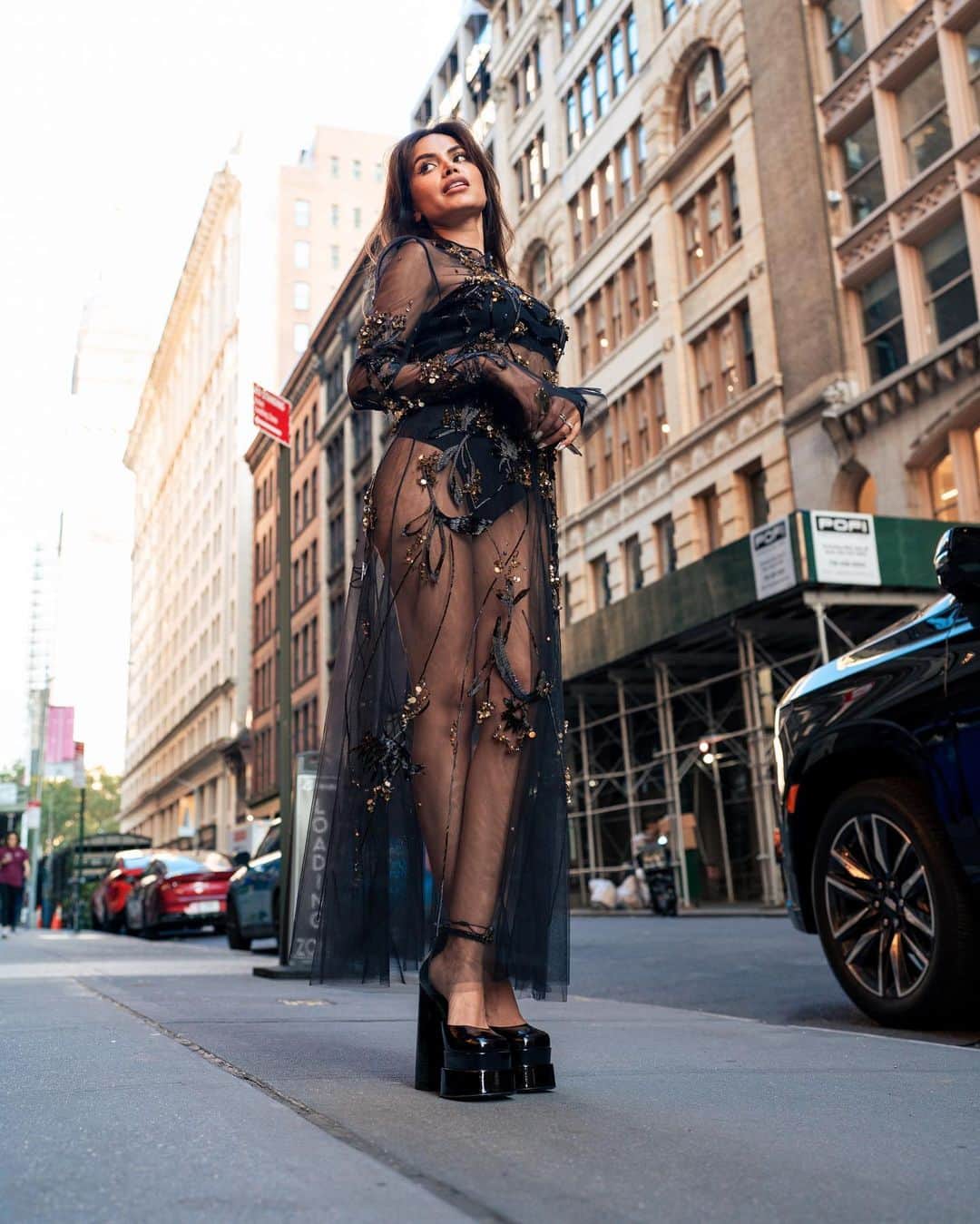 Diipa Büller-Khoslaさんのインスタグラム写真 - (Diipa Büller-KhoslaInstagram)「Goosebumps for @victoriassecret THE TOUR’23 last night - an incredible movie showcasing designer collaborations around the world 💖 Thanks for having me in NYC 🥰  Wearing @bibhumohapatra & @victoriassecret  Styled by @tanghavri  Shot by @krimesh @crossover_studios」9月8日 4時57分 - diipakhosla