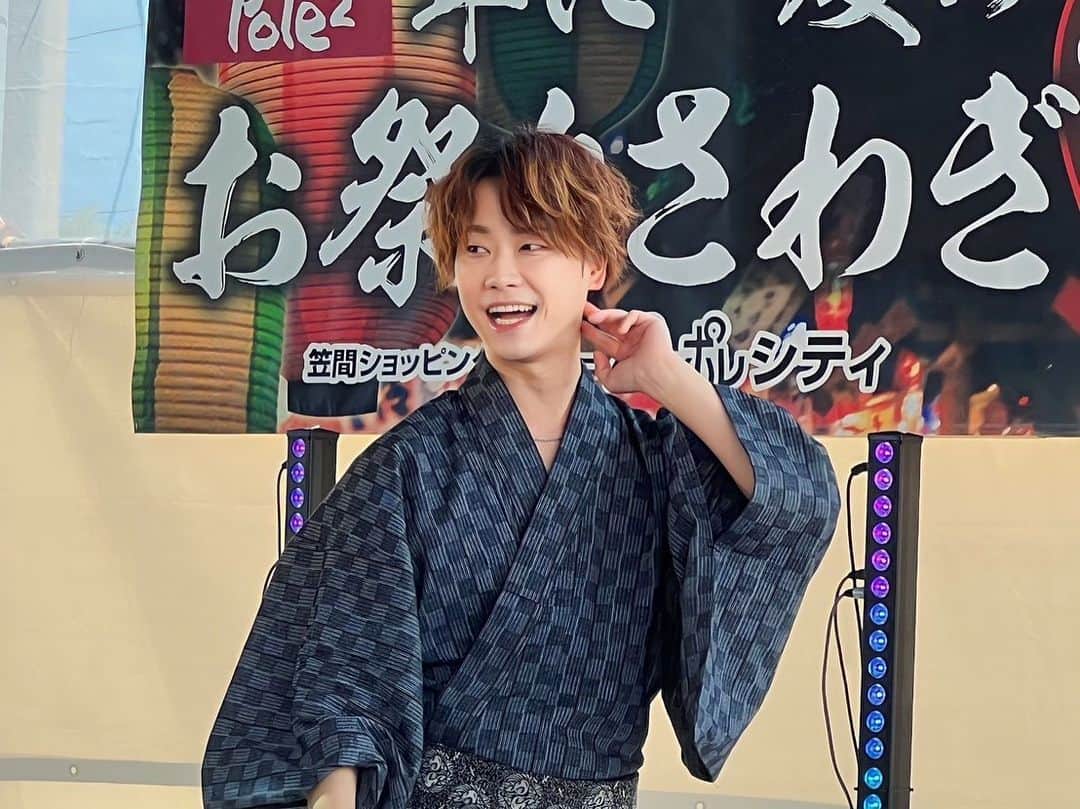 はやぶさのインスタグラム：「今年の夏は『ズルい男に乾杯!!』に全力投球！ でも仕事で浴衣を着れたので、夏らしい事も出来たのです。 ただ僕の悩みは『ピッタリの浴衣のサイズ』が無い事。 Mサイズは身体に合うけど、丈が足りない。 Lサイズは丈が足りるけど、身体的には大きすぎる。 ちなみに、コレはLサイズ。 微妙に大きいでしょ？  【EN】  This summer, we're going all out for 『Zurui otoko ni kanpai!』  This time I was able to wear a yukata, so I was able to do some summery things.  The only problem I have is that I don't have the perfect yukata size.  Size M fits my body, but not long enough. Size L has enough length, but is too big for my body. By the way, this is size L. Isn't it slightly too big?  #はやぶさ #ヒカル #ヤマト #大滝ひかる #駿河ヤマト #イベント #一日一枚  #写真  #hayabusa #hikaru #yamato #event  #picstory  #picstagram #photooftheday  #photogram  #hayabusadiary  #はやぶさの日記  #fotohariini #浴衣 #summer」