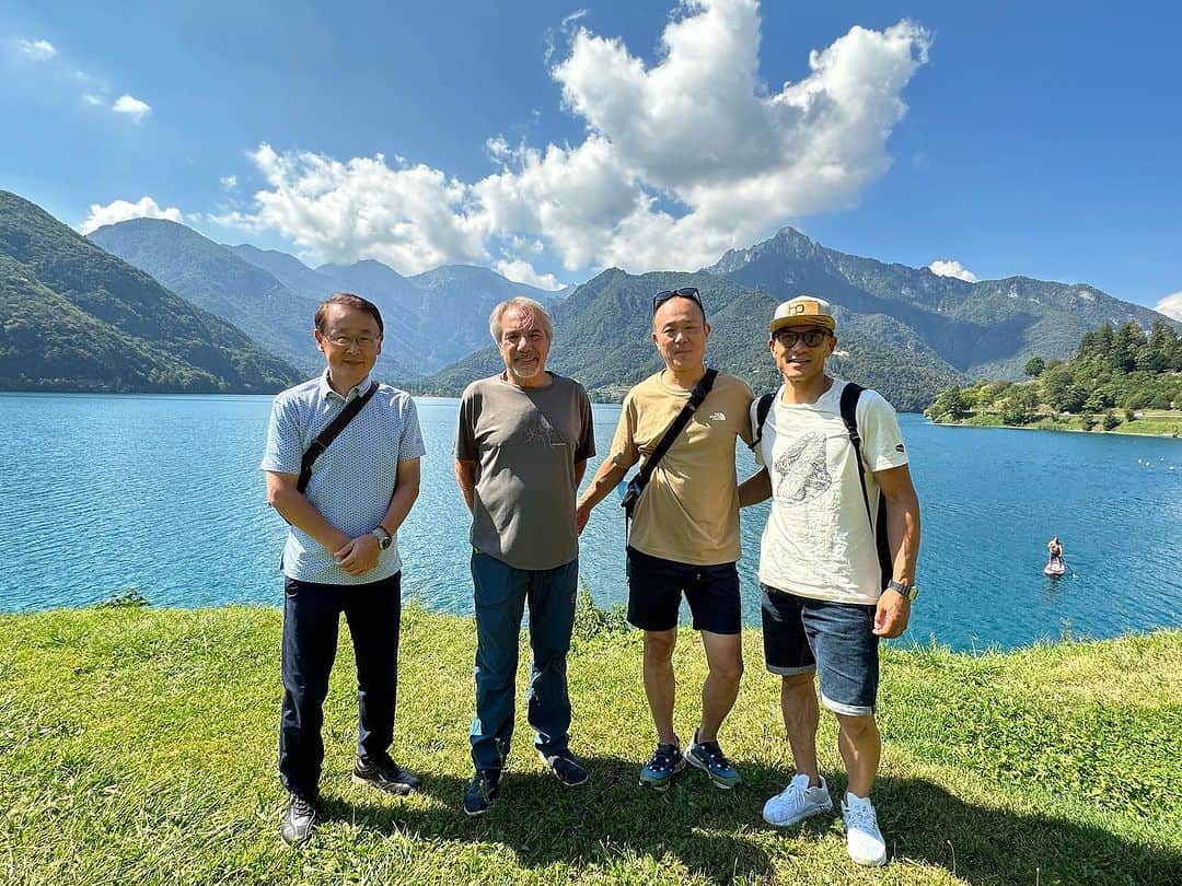 平山ユージのインスタグラム：「この度は小鹿野町観光大使としてイタリア🇮🇹のアルコと日本🇯🇵の小鹿野を繋ぐ役を務めさせて頂いた。80年代からアウトドアツーリズムを進めるアルコとのコラボレーションは大変楽しみです。  As Ogano Town Tourism Ambassador, I served as a link between Arco🇮🇹 and Ogano🇯🇵. We are really looking forward to collaborating with Arco, which has been promoting outdoor tourism since the 1980s.  #arcorockmaster #arco #gardatrentino #tnfjp #ザノースフェイス #neverstopexploring」