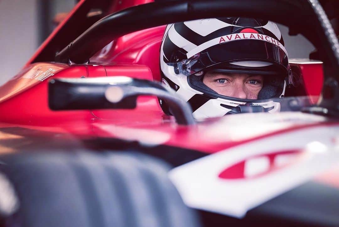 アンドレ・ロッテラーさんのインスタグラム写真 - (アンドレ・ロッテラーInstagram)「Got some news to share with you. It’s time for me to close a 26 year chapter of single seater racing! I have decided not to race anymore in the ABB FIA Formula E World Championship to fully focus on my challenge with @porschepenskemotorsport team to win the 24 Hours of Le Mans (for the 4th time) and the FIA World Endurance Championship.  It has been a great ride racing in Formula BMW & Formula Renault to Formula 3, Champ Car, Formula Nippon, Super Formula, Formula 1 and finally the Formula E family which I joined at the start of Season 4 back in 2017.  I would like to thank the people that helped me join this innovative and exciting Championship; Leo Thomas, Julian & Alexander Jakobi, JEV & the Techeetah team! The adventures together were great! A big thanks to TAG Heuer Porsche FE too who gave me the opportunity to lead the team into their Formula E debut in Season 6! Last but not least, my engineer Fabrice Roussel who has shown amazing support since the beginning and all the way through the three Formula E teams, and the Avalanche Andretti Formula E Team for trusting me during Season 9.  I would like to personally thank Alejandro Agag, his team & the FIA for creating Formula E, it has been a fantastic journey and you have changed many of our lives. Formula E has been the most challenging and fun Championship I have competed in! I am extremely grateful & proud to have raced in Formula E, promoting all the sustainable technologies and for meeting the amazing people in this paddock, a few of which have become my best friends today.  Thank you all for the amazing support all those years and good luck to all the drivers!  @thomasleo13 @jeanericvergne @this_is_just_fab @porsche.motorsport @andrettife @techeetah_ @carlgurdjian @aljakobi @24heuresdumans @fiawec_official @fiaformulae @alejandroextremee @albertolongoformulae @jakedennis19 @boss @cbxsarl」9月8日 14時38分 - andre_lotterer
