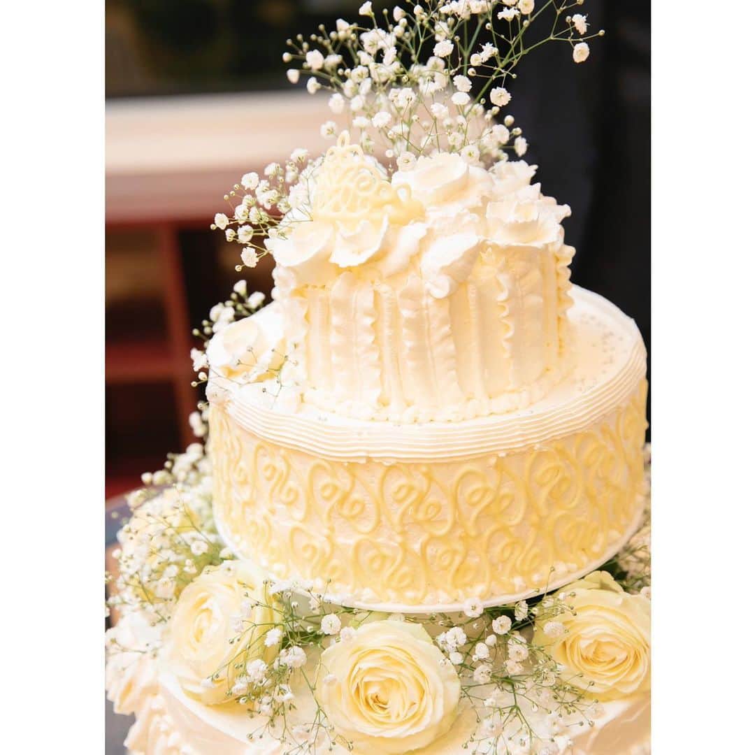 アニエス・ガーデン名張さんのインスタグラム写真 - (アニエス・ガーデン名張Instagram)「． ． [#ウエディングケーキ] ． ウエディングケーキの実例をご紹介します！ お好きなフルーツやキャラクターなどおふたりのご希望のケーキをご相談頂けます♡ ． ． 𓏸𓈒 𓐄 𓐄 𓐄 𓐄 𓐄 𓐄 𓐄 𓐄 𓐄 𓐄 𓐄 𓐄 𓐄 𓐄 𓐄 𓐄 𓐄 𓐄 𓐄 𓐄 𓐄 𓐄 𓐄 𓈒𓏸 ． ◌𓈒 おすすめフェア ◌𓈒 ． ． 9月9日(土)11:00・13:00(2部制) 【当館人気No.1】ドレス&タキシード試着×フレンチ無料試食付きフェア ． 9月16日(土)11:00・13:00(2部制) 【前日予約OK】全館見学×フレンチ無料試食×ブライダル相談会 ． 9月18日(月・祝)11:00・13:00 【1日2組限定】豪華伊賀牛0円試食付きウエディング相談会 ． 9月23日(土) 【初めての見学◎】会場探しの1stステップ！結婚式まるごと相談×フレンチ無料試食付き ． ． ◯年内限定◯ 【最大6万円旅行券付き】2023年内！カップル応援キャンペーンフェア 開催日、詳細はプロフィールのURLよりご確認ください♪ ． ． その他日程も、ブライダルフェア開催中！ 問い合わせ＆ご予約受け付けております𓂃𓈒𓏸 ． 𓏸𓈒 𓐄 𓐄 𓐄 𓐄 𓐄 𓐄 𓐄 𓐄 𓐄 𓐄 𓐄 𓐄 𓐄 𓐄 𓐄 𓐄 𓐄 𓐄 𓐄 𓐄 𓐄 𓐄 𓐄  𓈒𓏸 ． 他にも先輩カップルの写真を掲載中໒꒱· ﾟ ． [ #アニエスガーデン名張 ] ． ぜひご覧ください⋆°｡ ． 𓏸𓈒 𓐄 𓐄 𓐄 𓐄 𓐄 𓐄 𓐄 𓐄 𓐄 𓐄 𓐄 𓐄 𓐄 𓐄 𓐄 𓐄 𓐄 𓐄 𓐄 𓐄 𓐄 𓐄 𓐄  𓈒𓏸 ． #アニエスガーデン #三重 #三重県 #名張 #伊賀 #名張市 #伊賀市 #プレ花嫁#プレ花嫁準備#東海花嫁#三重花嫁 #結婚準備 #三重県結婚式 #三重県結婚式場 #三重結婚式 #三重結婚式場 #奈良結婚式 #結婚式#ウエディングケーキデザイン#フルーツケーキ#3段ケーキ#オリジナルケーキ#ケーキ入刀#ファーストバイト#カラードレス#タキシード#ウエディングフォト#ブライダルフォト  ． ． Tel:0595-62-0214 Open:平日11:00~18:00  土日祝10:00~19:00 Close:毎週火曜・水曜」9月8日 15時23分 - agnesgarden_nabari