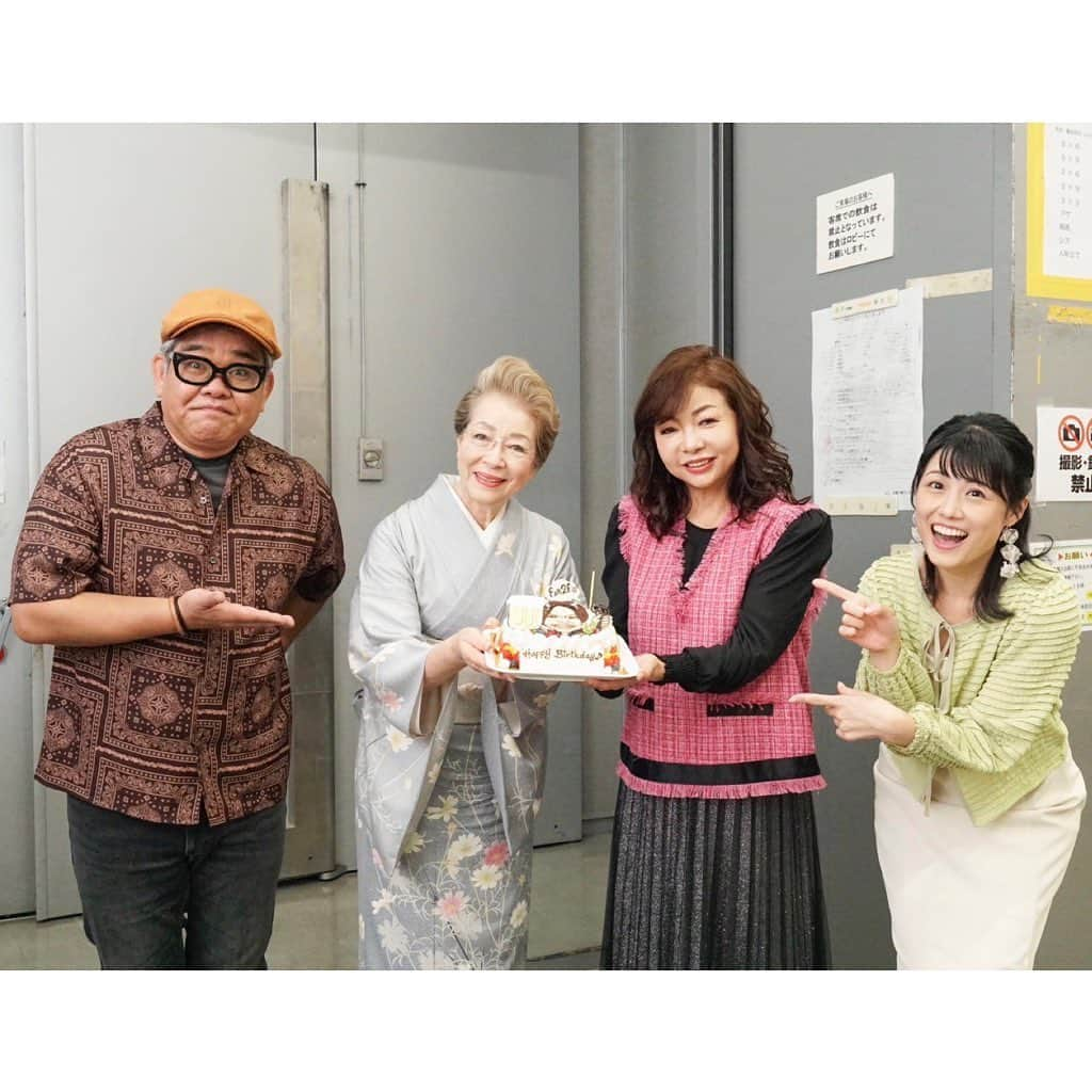 モモコさんのインスタグラム写真 - (モモコInstagram)「少し遅くなったけど、しげちゃんのお誕生日をオーソレメンバーでやりました🎂 おめでとう🎉 もう、すっかり大人やねー❗️ 売れまくりやけど、ずーっとオーソレにいてや❗️  大人の事情で写真無し💦  #ハイヒールモモコ #👠 #👠🍑 #CHANEL #シャネラー #グルメ #アメブロ #YouTube #モモコ新聞 #しげちゃん #重岡大毅 くん #誕生日 #8月26日」9月8日 15時39分 - highheel_momoko