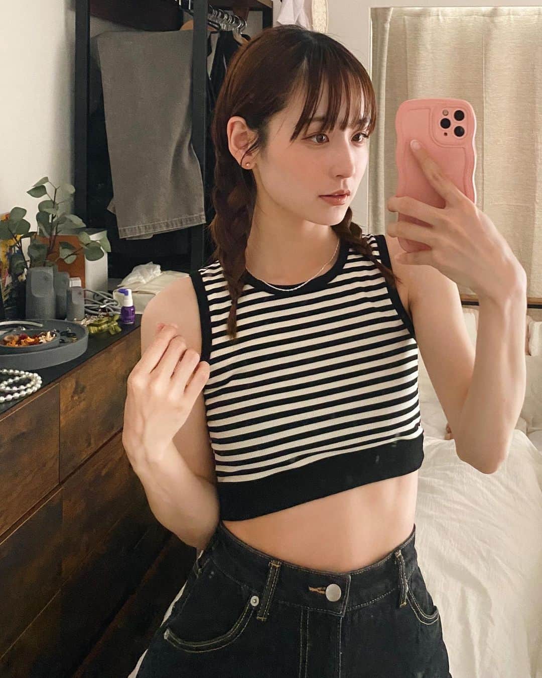 なつぴぴのインスタグラム：「ひさびさカラコンな日🤎」