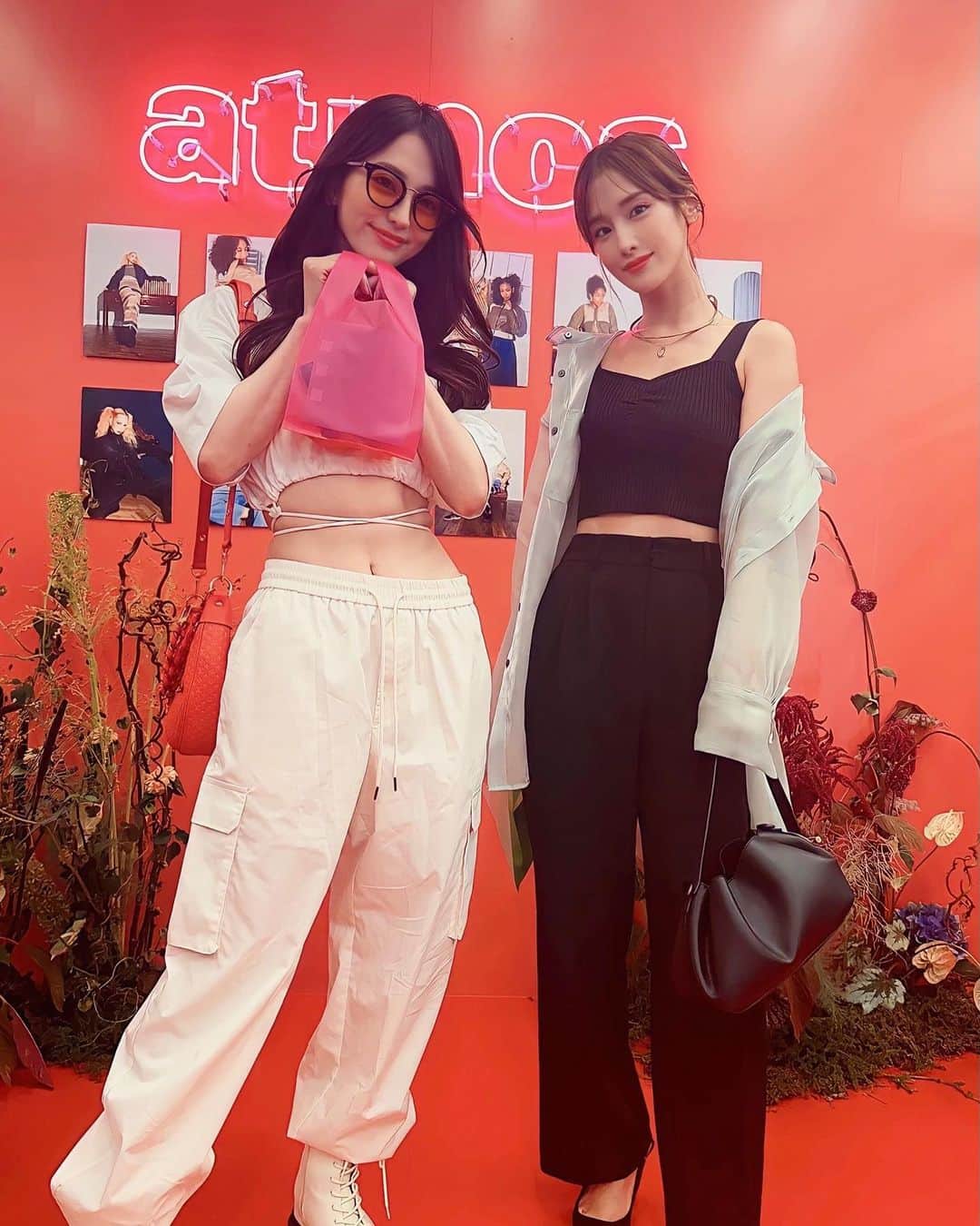 益田アンナのインスタグラム：「この間はatmos pink 2023AWの展示会へ🩷  オーダーしたお洋服が届くの楽しみ🌙  @atmos.pink_official   #atmospink」