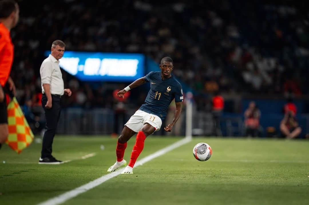 ウスマン・デンベレのインスタグラム：「💪🏿😃🇫🇷 #FiersdetreBleus」