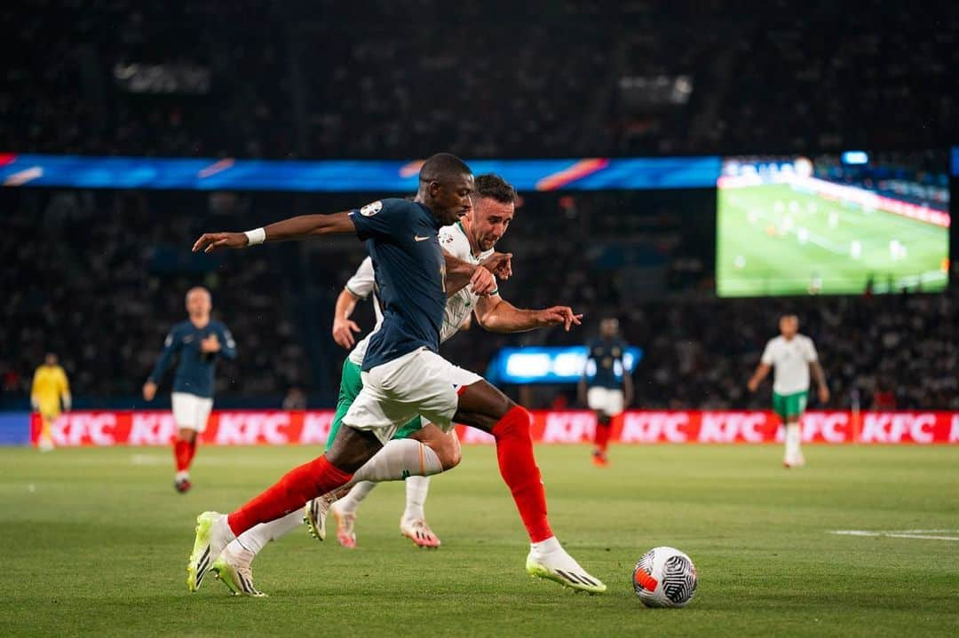 ウスマン・デンベレさんのインスタグラム写真 - (ウスマン・デンベレInstagram)「💪🏿😃🇫🇷 #FiersdetreBleus」9月8日 6時49分 - o.dembele7