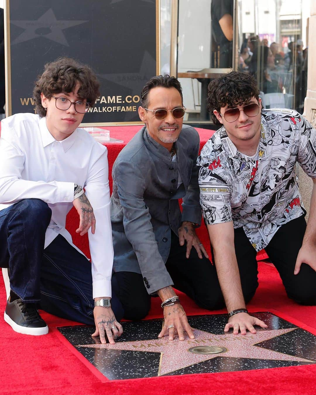 Just Jaredさんのインスタグラム写真 - (Just JaredInstagram)「Marc Anthony got surprised by longtime friend David Beckham and his godson, Cruz Beckham, at his Walk of Fame star ceremony in Hollywood today #MarcAnthony #DavidBeckham #CruzBeckham #NadiaFerreira #RyanMuniz #CristianMuniz Photos: Getty」9月8日 6時52分 - justjared